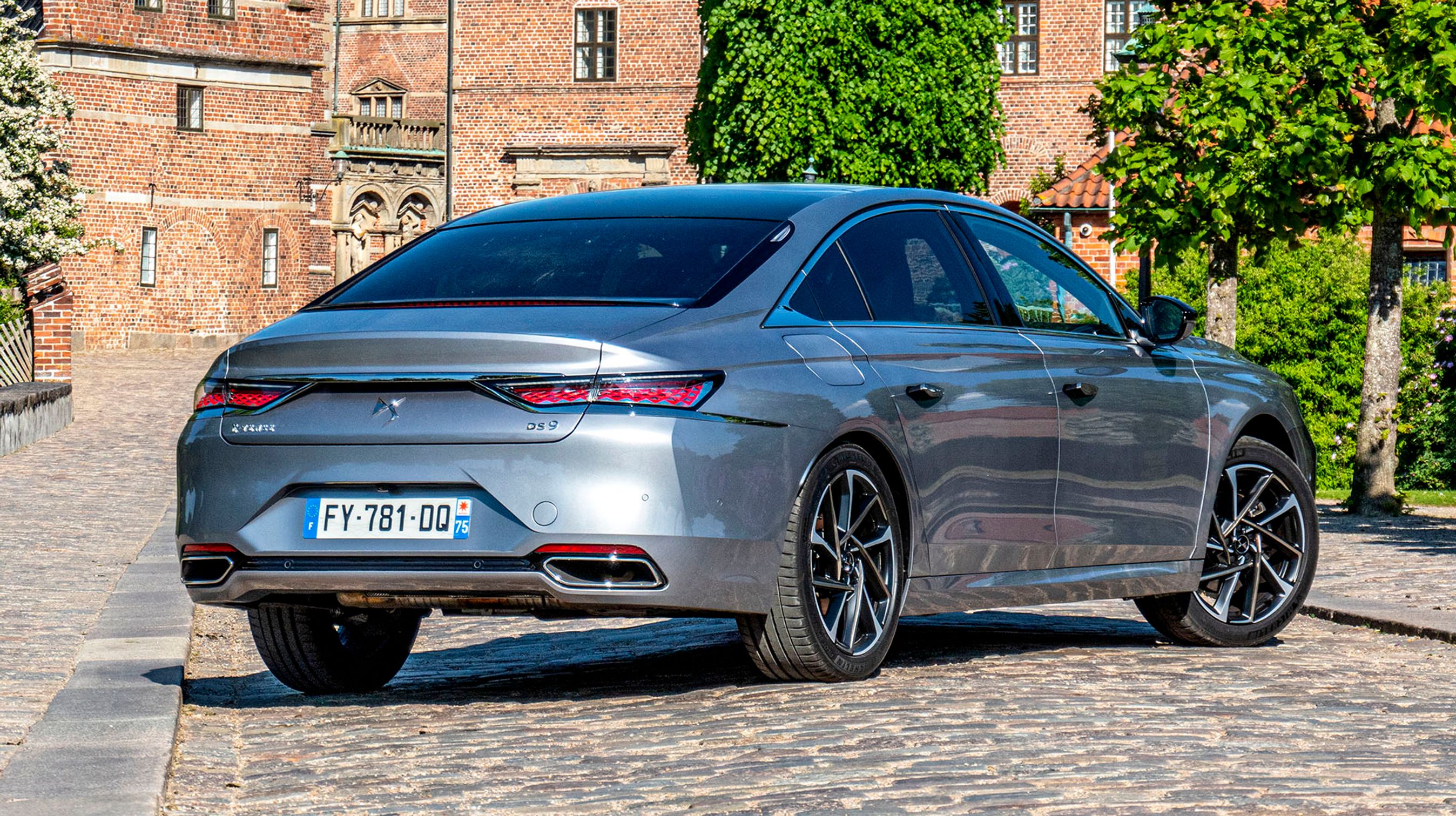 DS 9 er en klassisk sedan og kan ses som en åndelig efterfølger til Citroën C6.