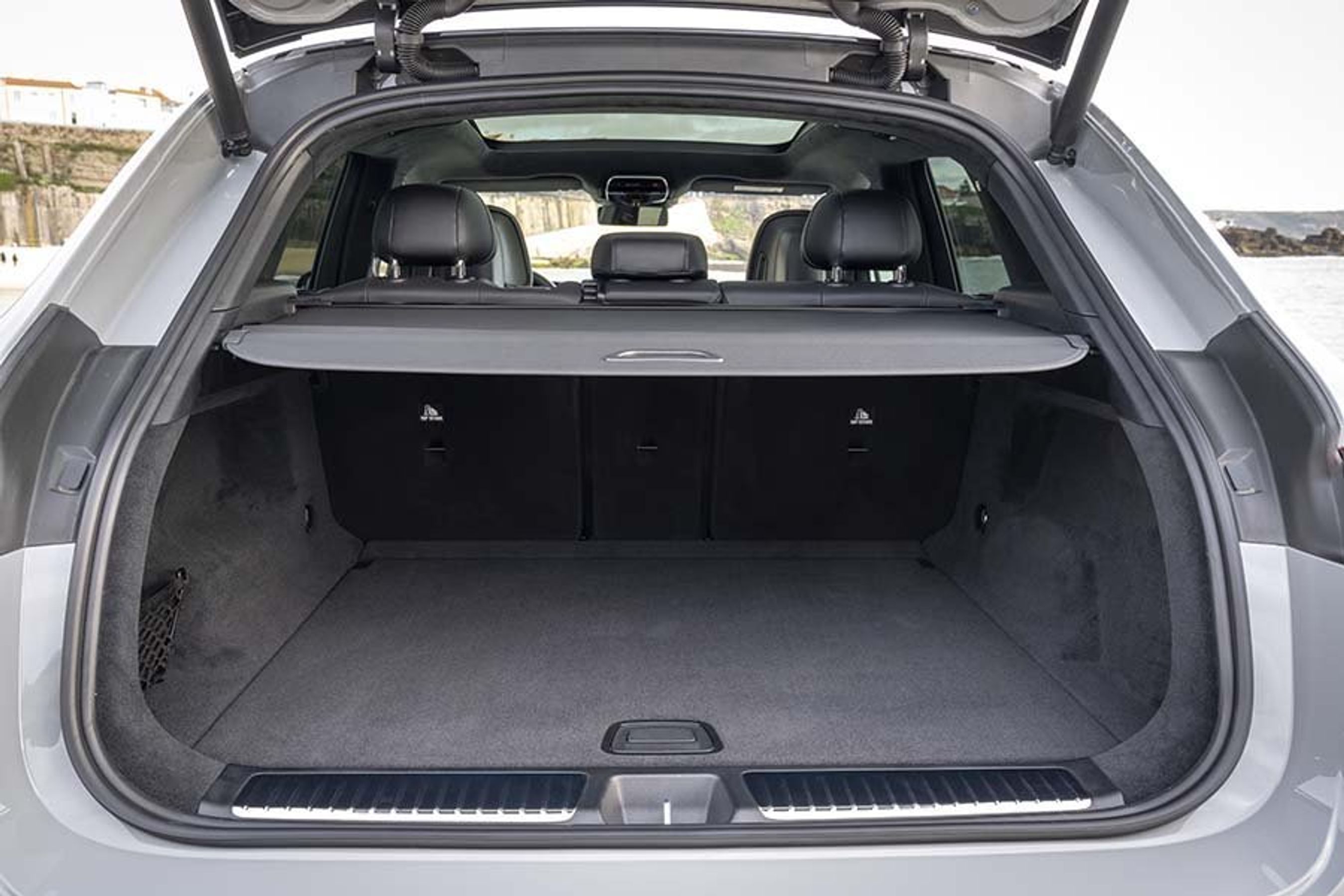 Bagagerum i elbilen Mercedes EQE SUV