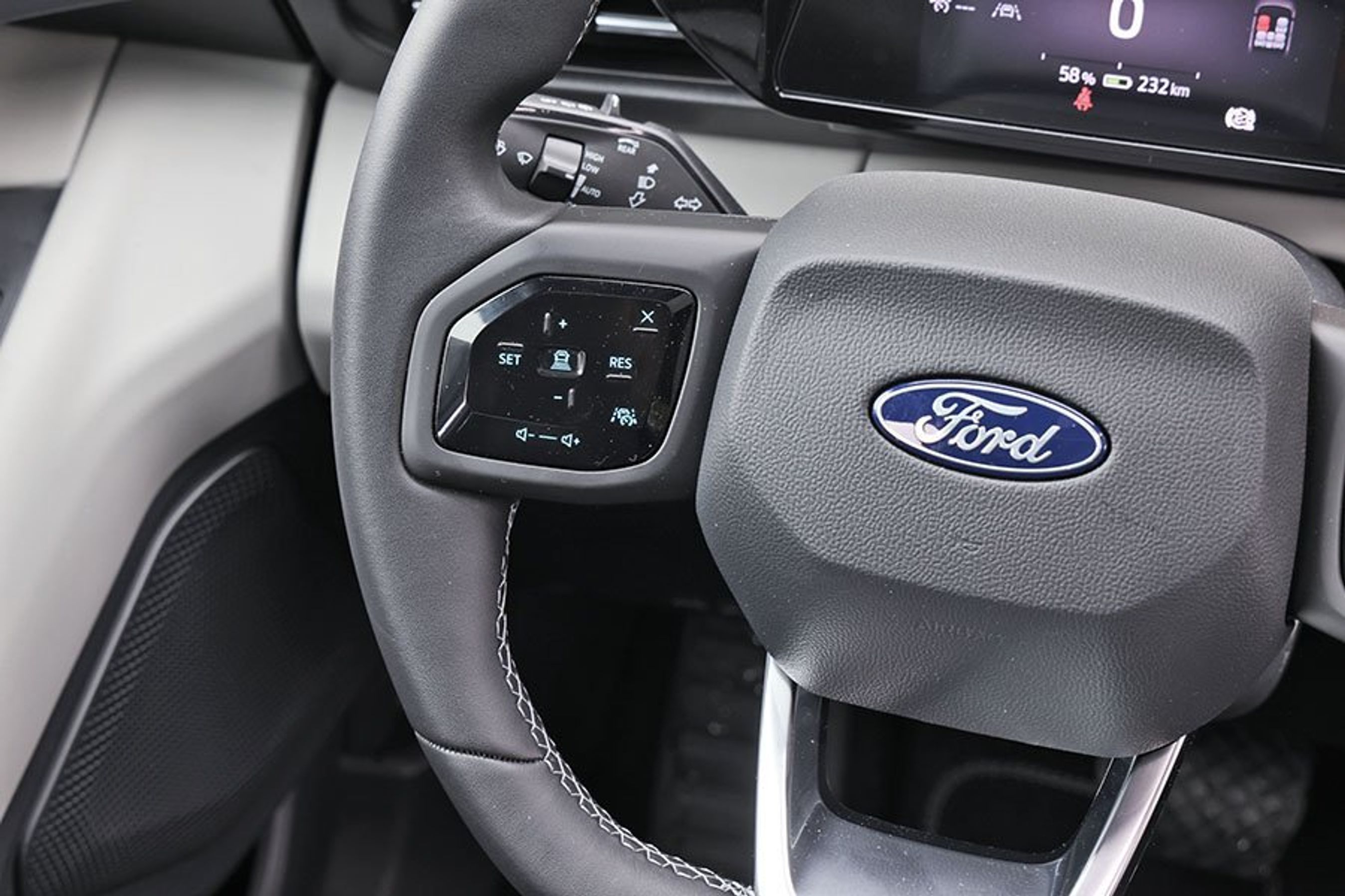 Knapper på rattet i en Ford Explorer