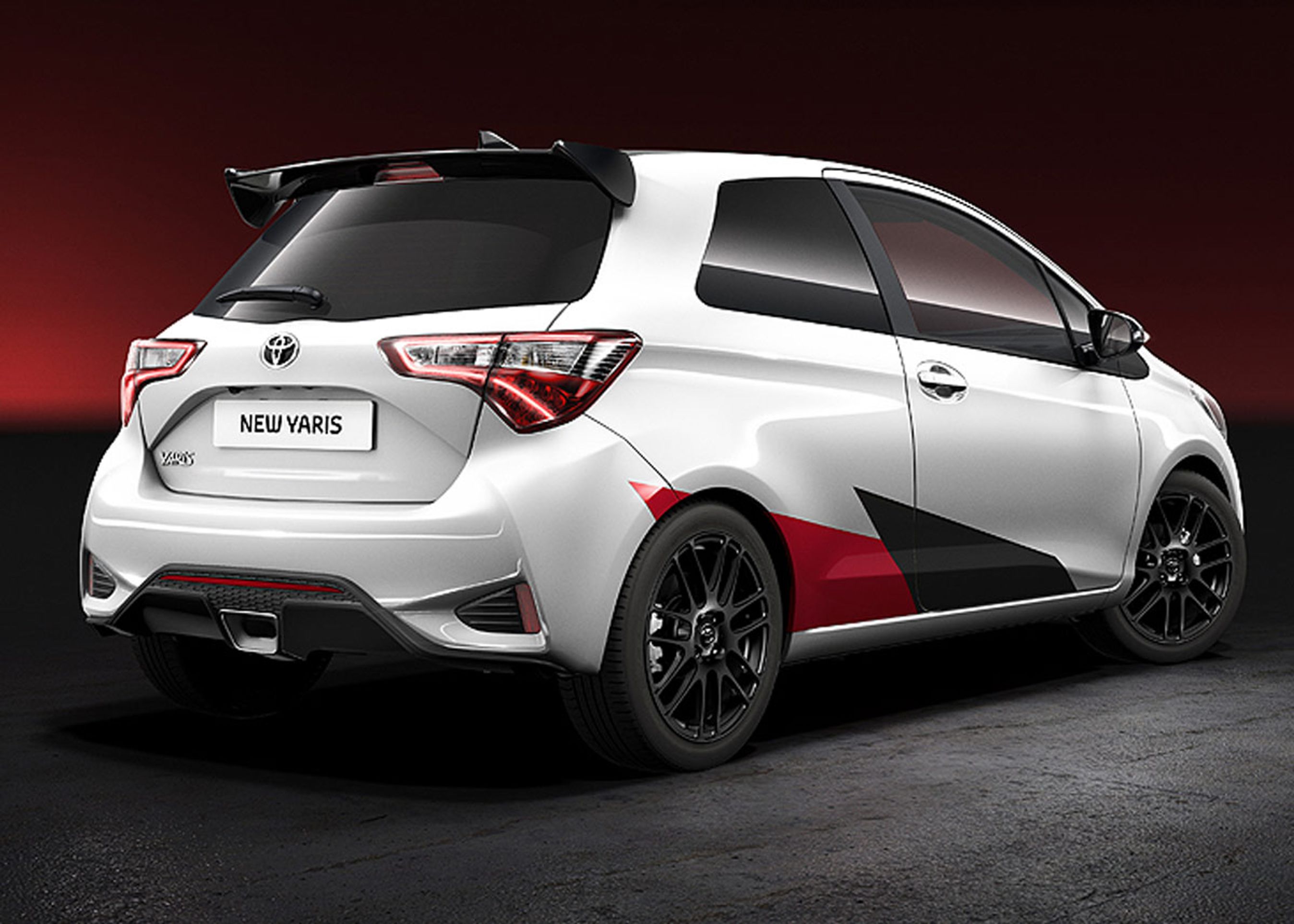 Den vilde Yaris med 210 hk kommer til sommer sammen med en kraftig fornyet udgave af den almindelige Yaris. Baglygterne her er nok de samme, som den almindelige model også får. Foto: Toyota