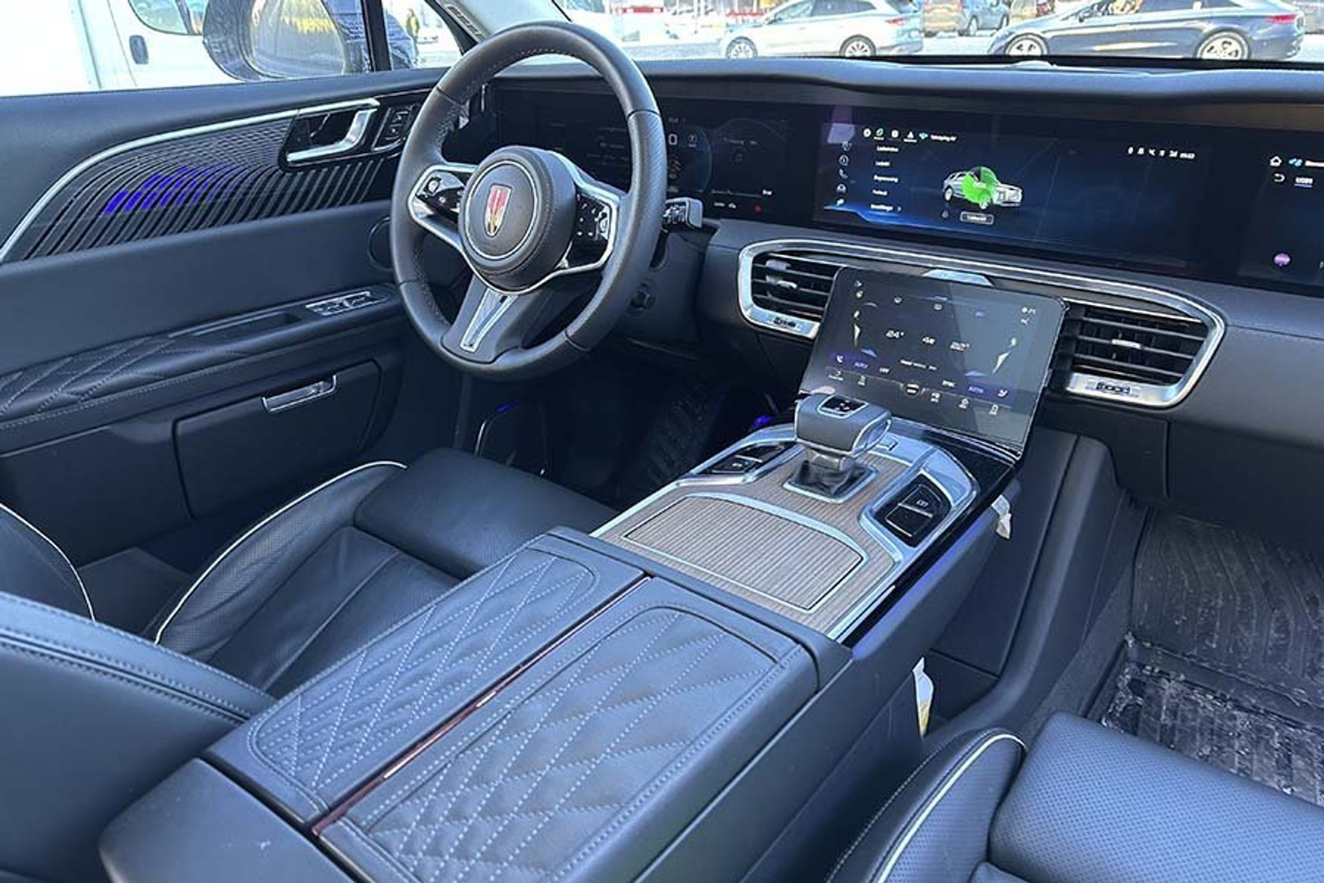 Førerpladsen er flot og imponerende at se på.