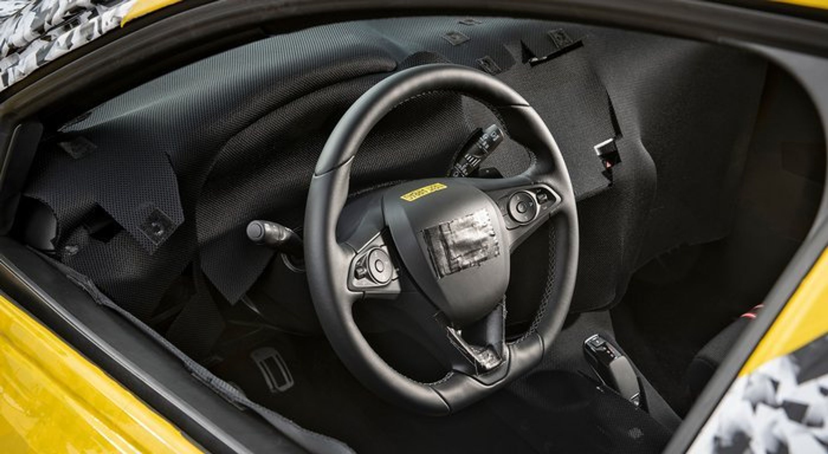 Det tildækkede instrumentbord.