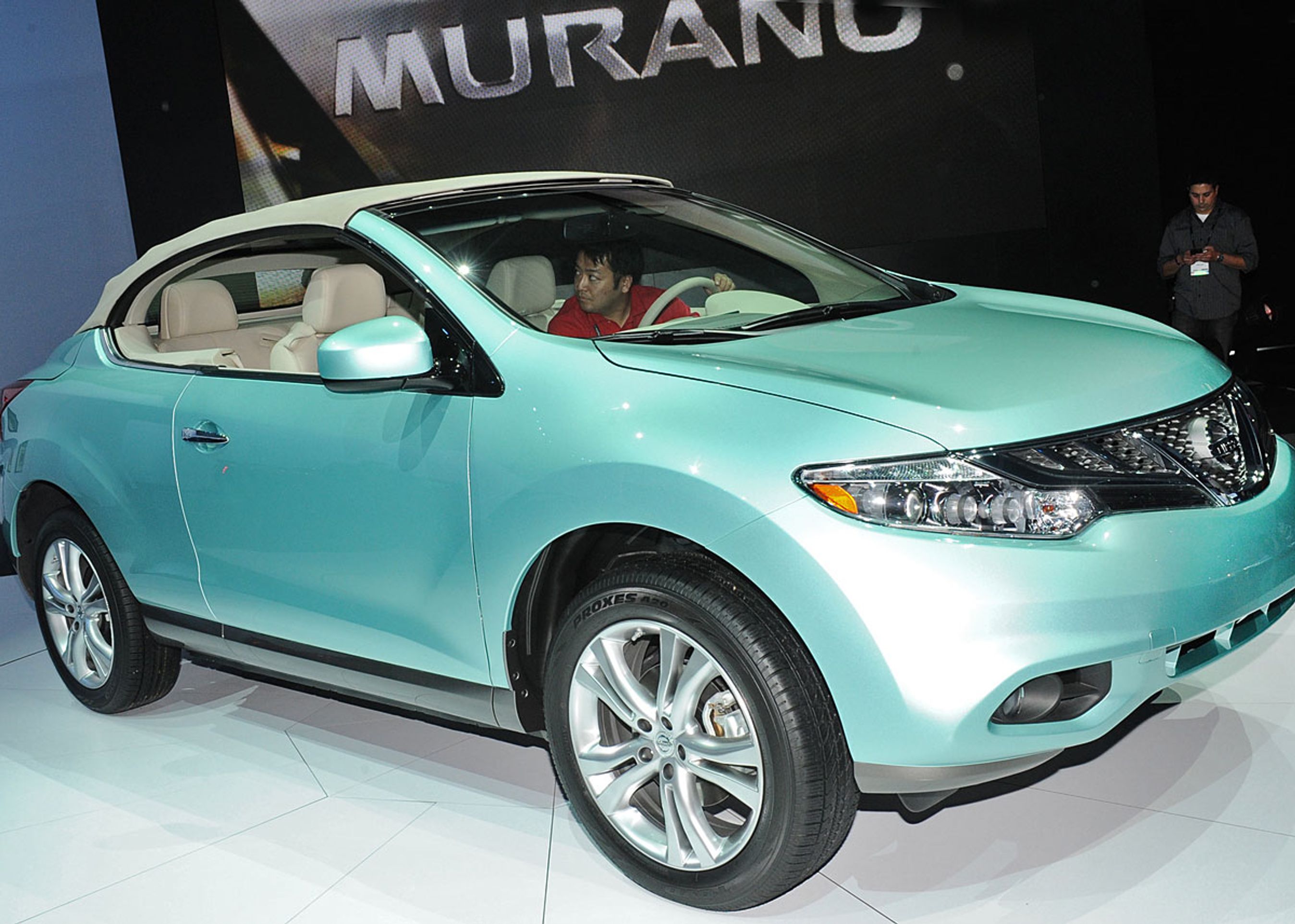 Nissan Murano kan købes i Danmark, men denne cabriolet forbeholdes USA. Premieren fandt sted på Los Angeles Auto Show.