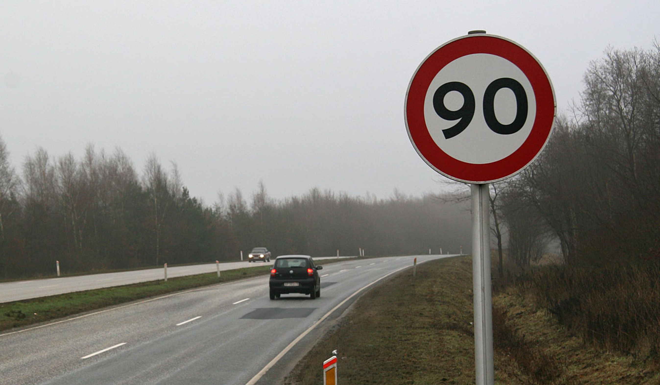 Ti steder i landet kommer der nu 90-skilte på landeveje. Arkivfoto