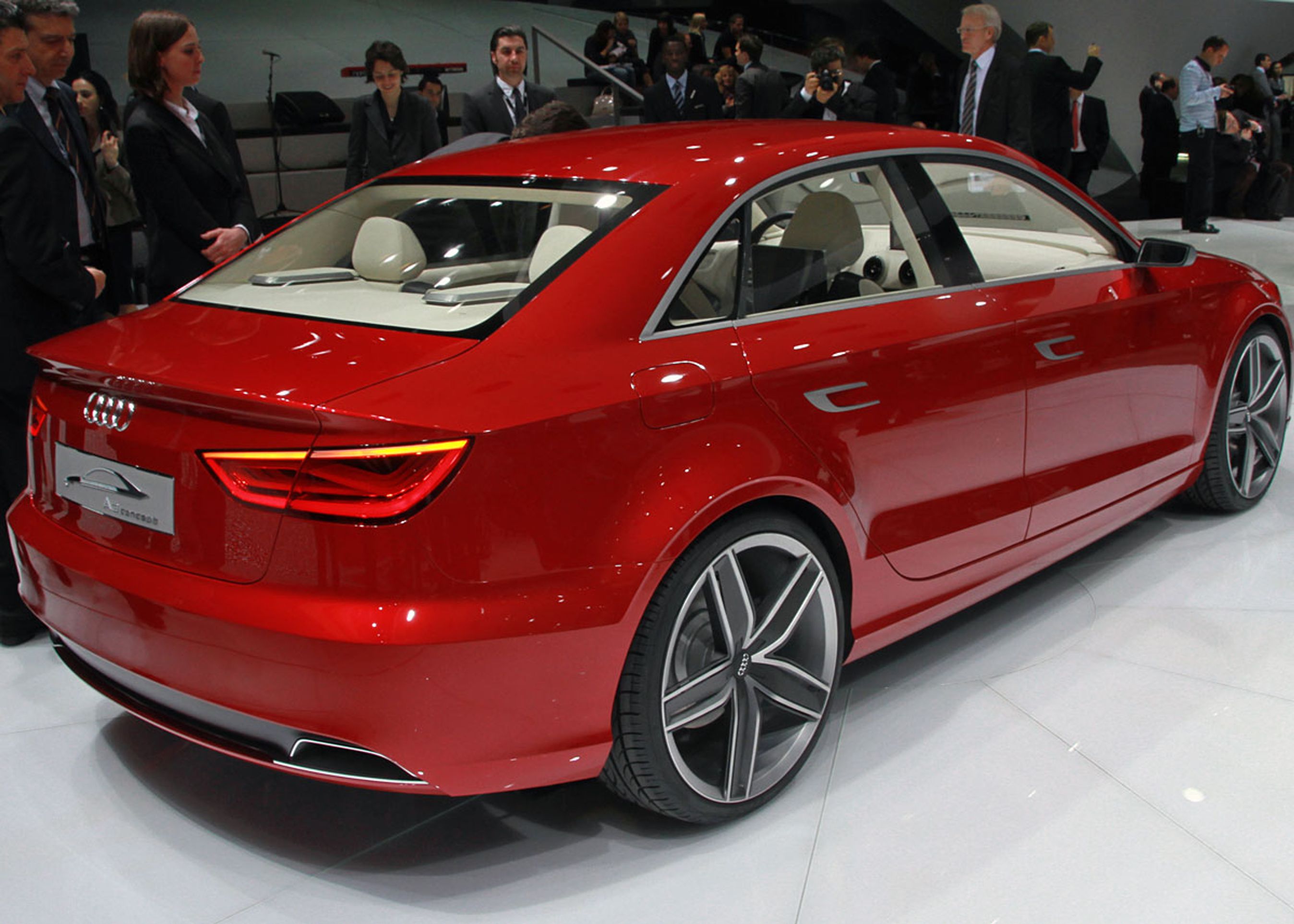 Første Audi A3 konceptbil fra 2011 var faktisk en sedan. Ligheden med den færdige produktionsmodel er markant, men bl.a. er der tilføjet en ekstra linje fra baglygten og hen langs siden.