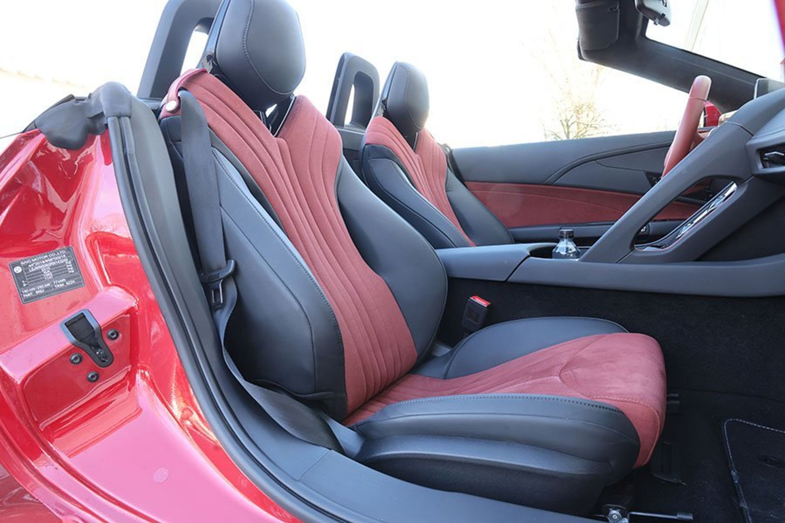 Sæder i en MG Cyberster