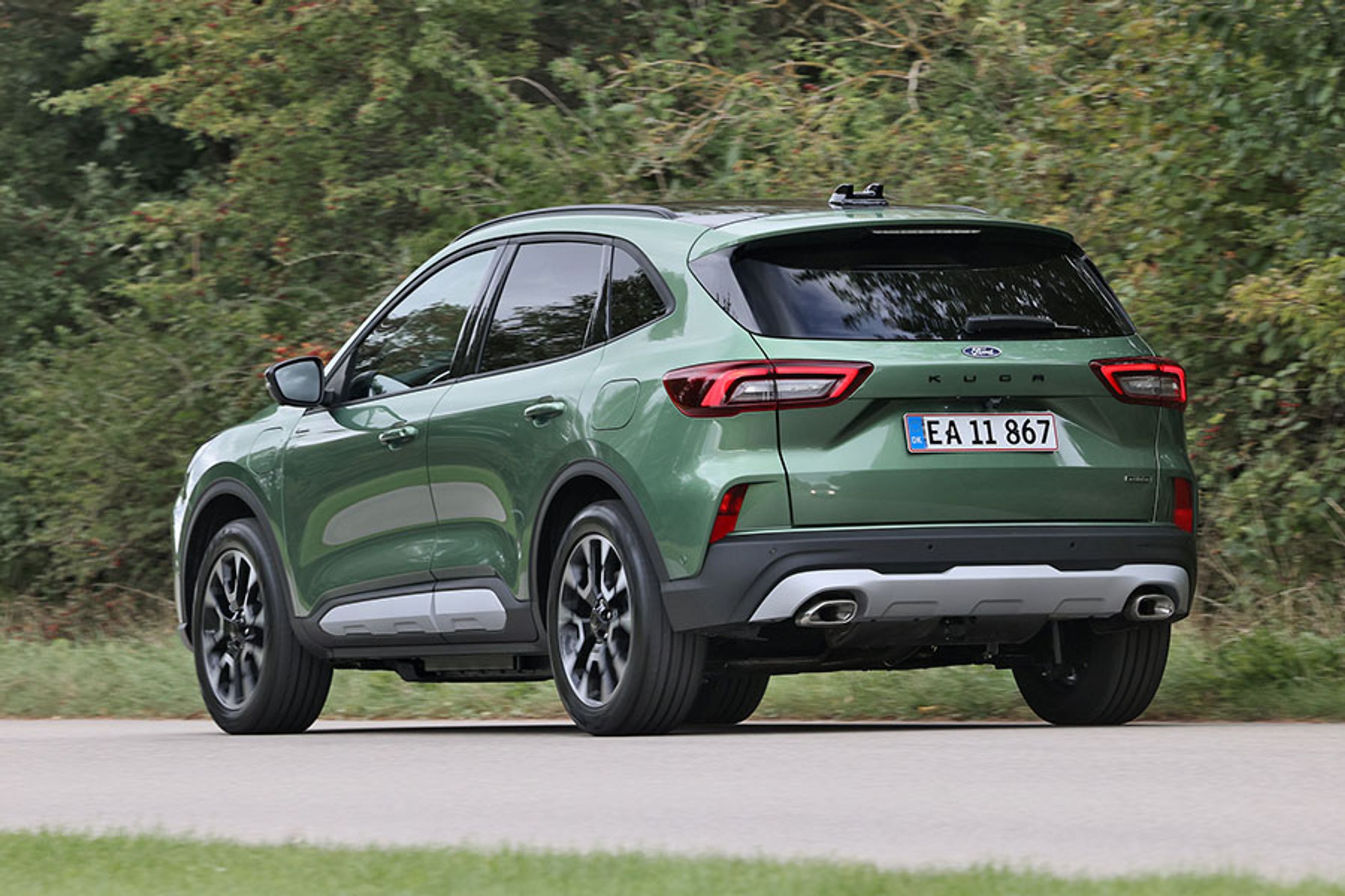 Grøn Ford Kuga set bagfra