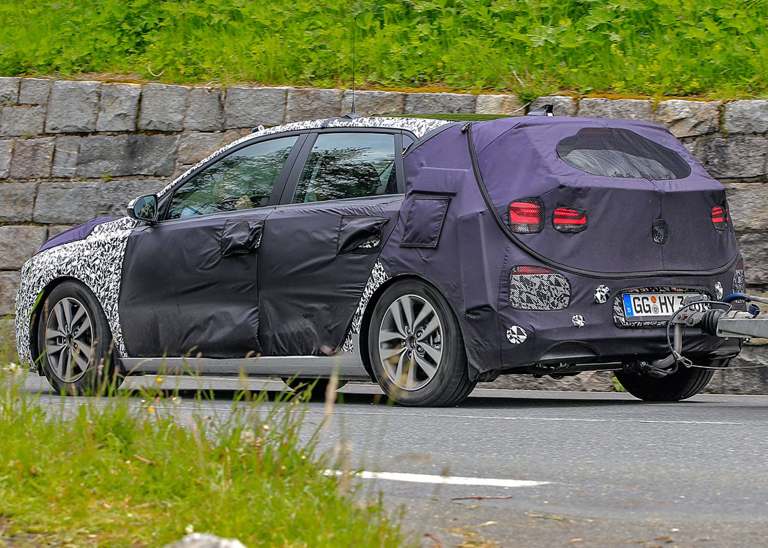 i30-prototypen her er fanget under test i de østrigske alper. 