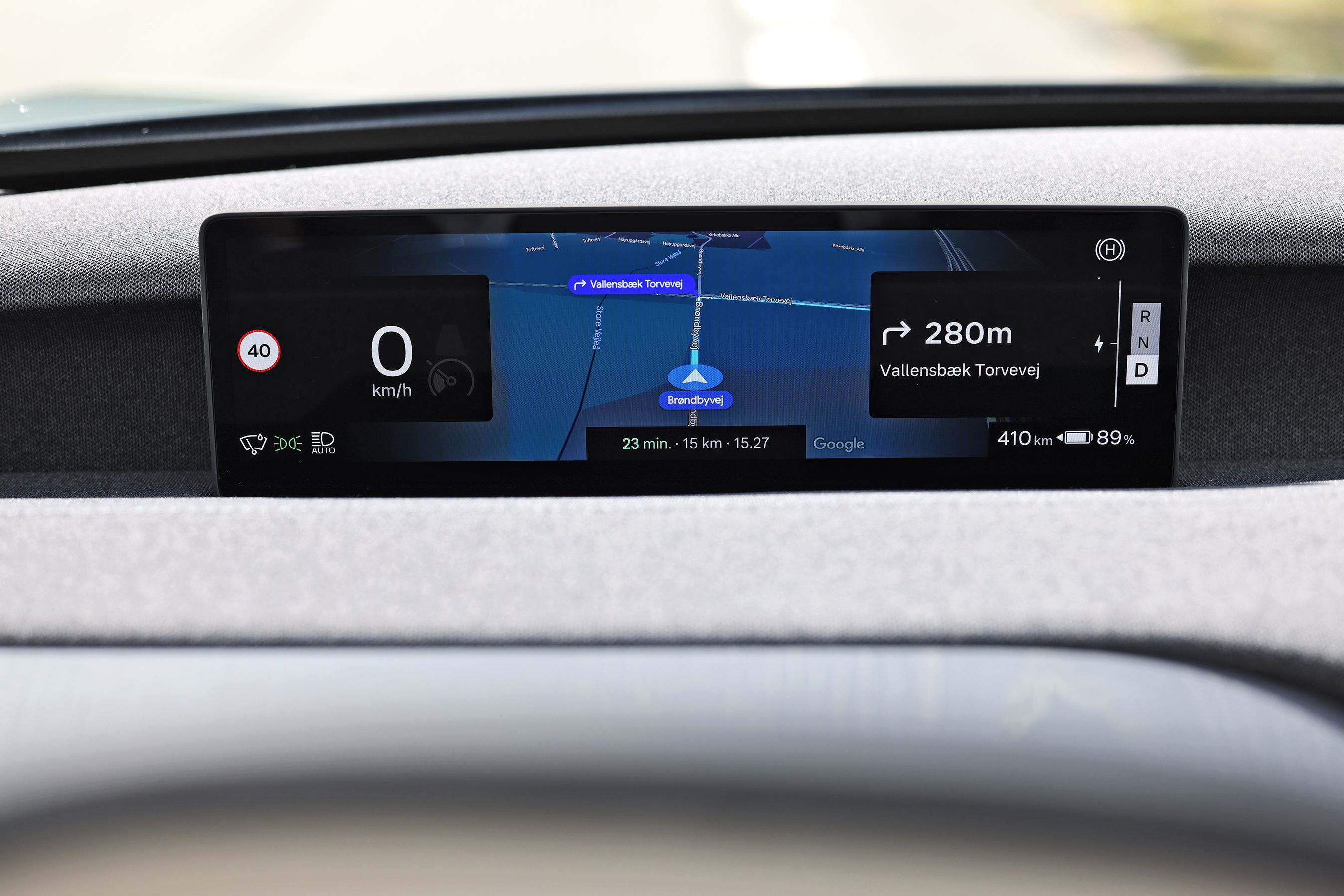 Volvo EX60: Digital førerskærm med navigation, hastighed og batteristatus