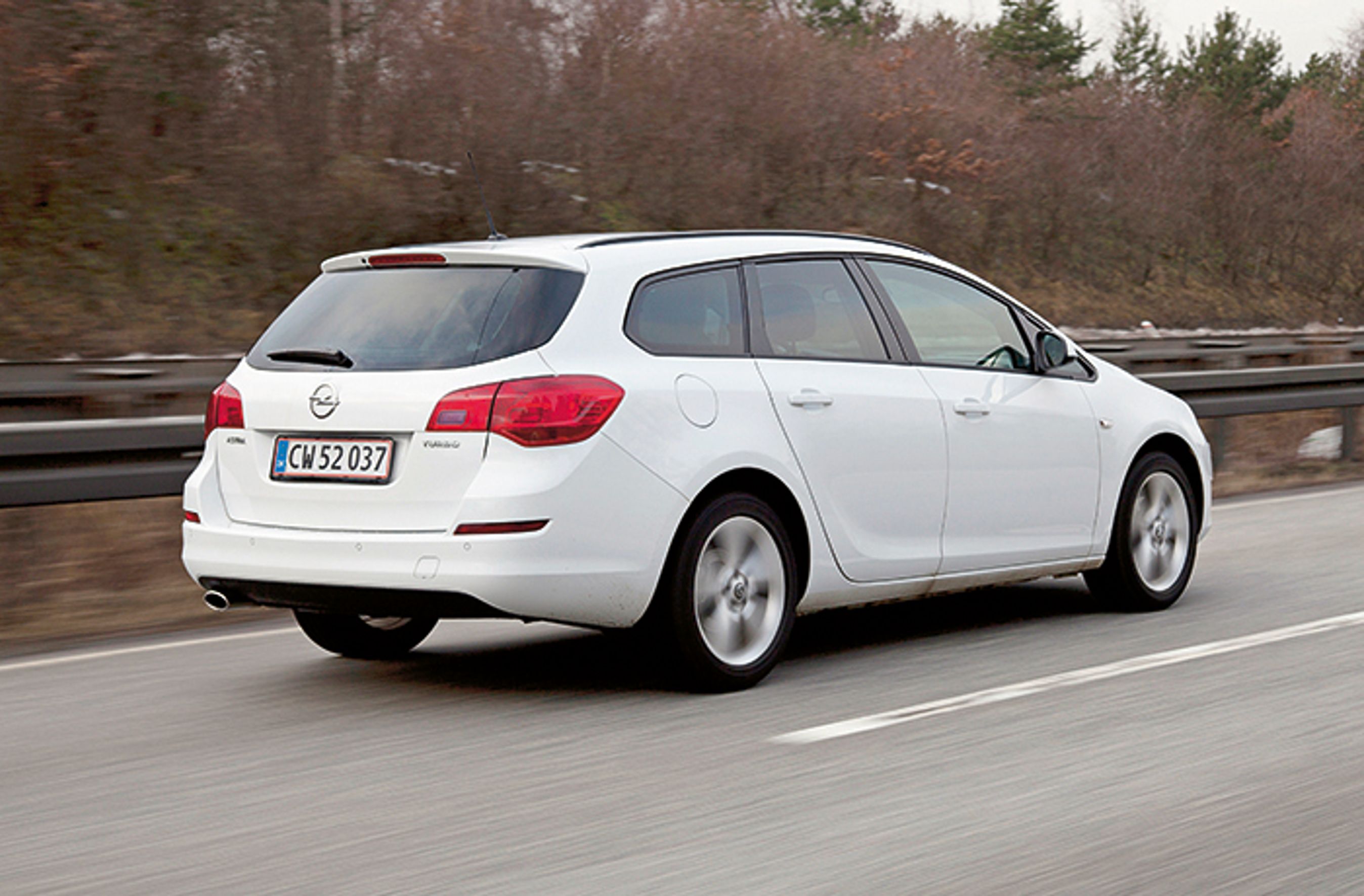 Opel Astra Tourer bagfra