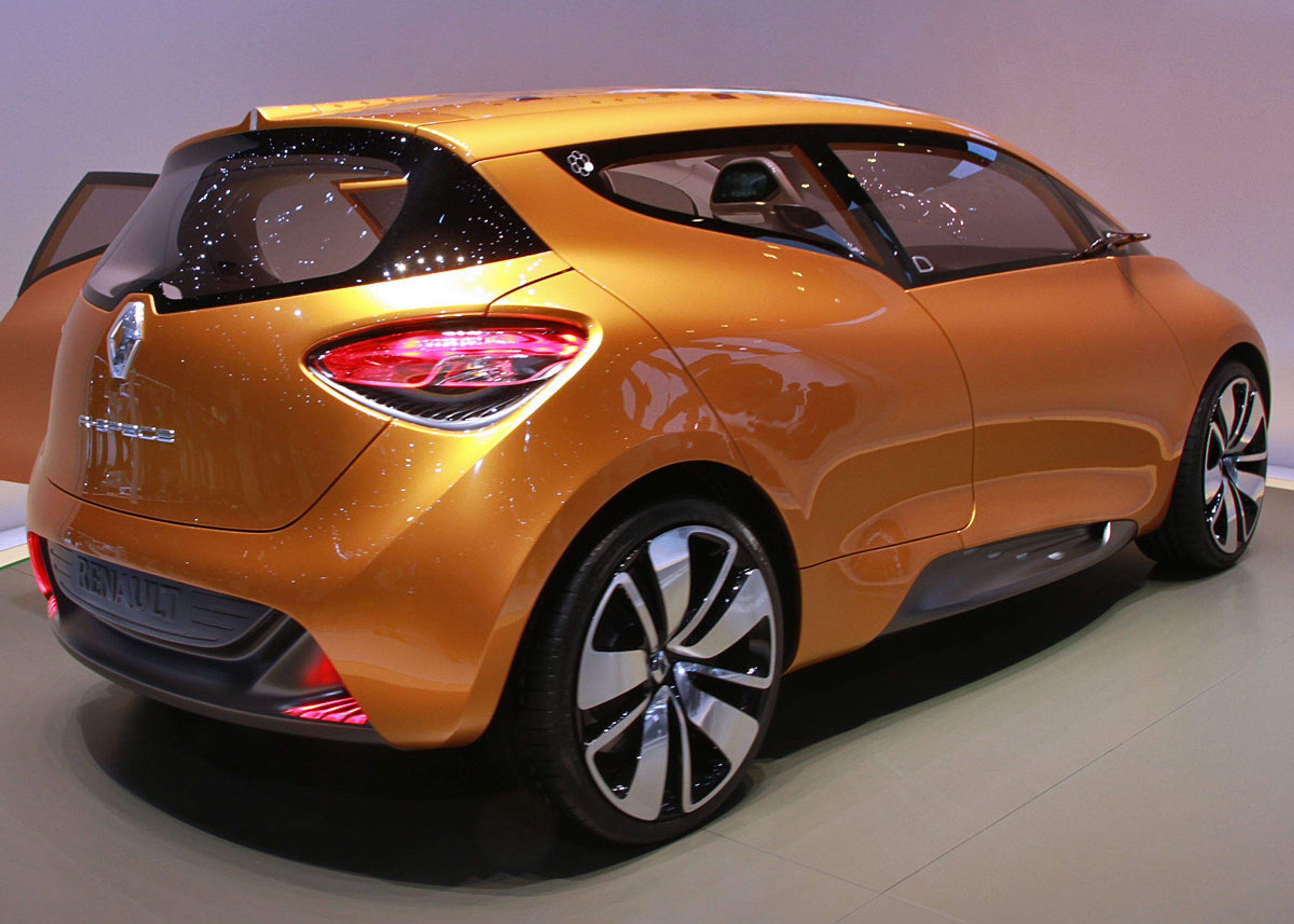 Bagpartiet skal vi nok også se på den næste Clio og/eller på Clios MPV-udgave.