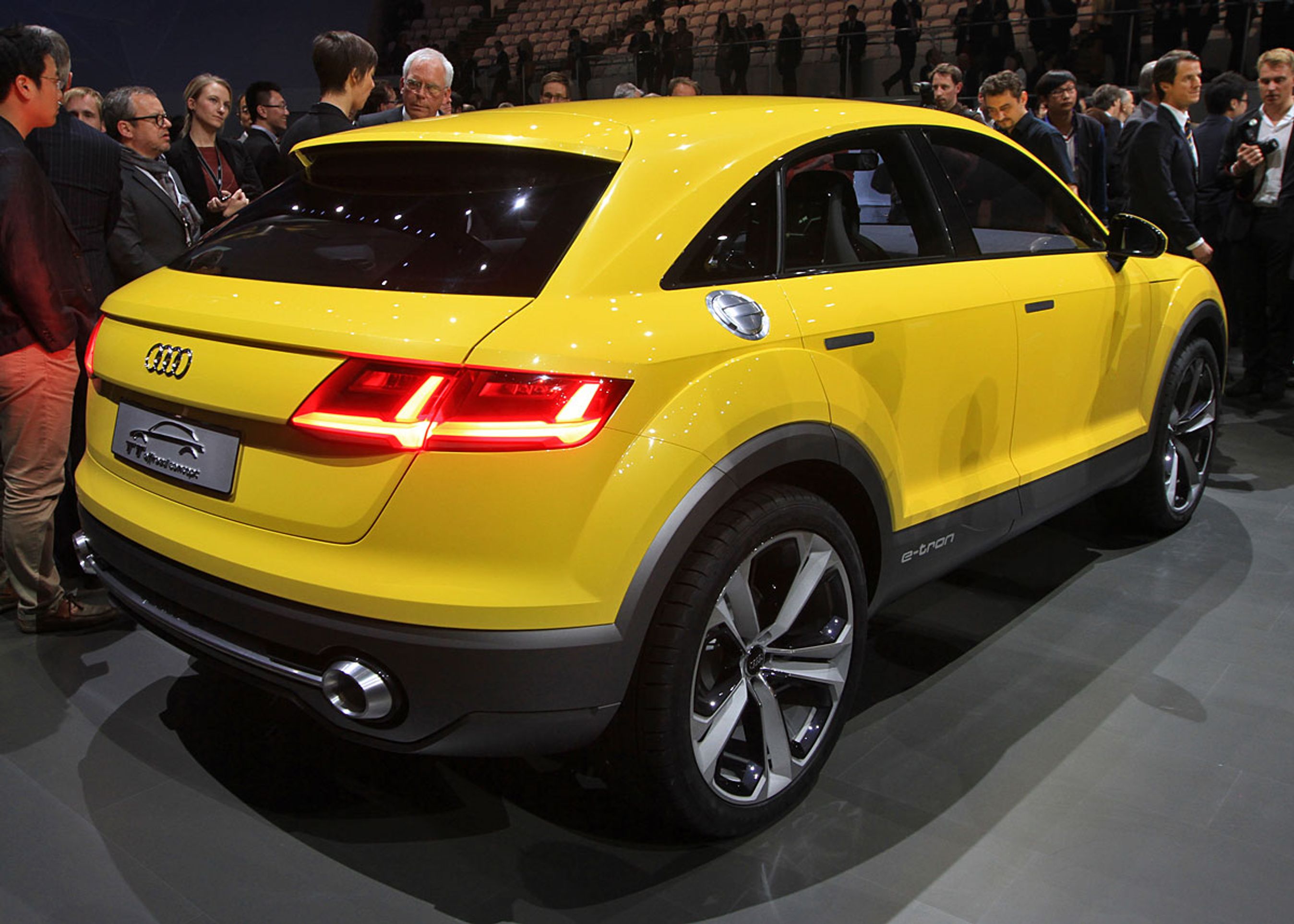 Audi TT Offroad Concept er en SUV med coupéagtigt bagparti - i stil med BMWs nye X4.