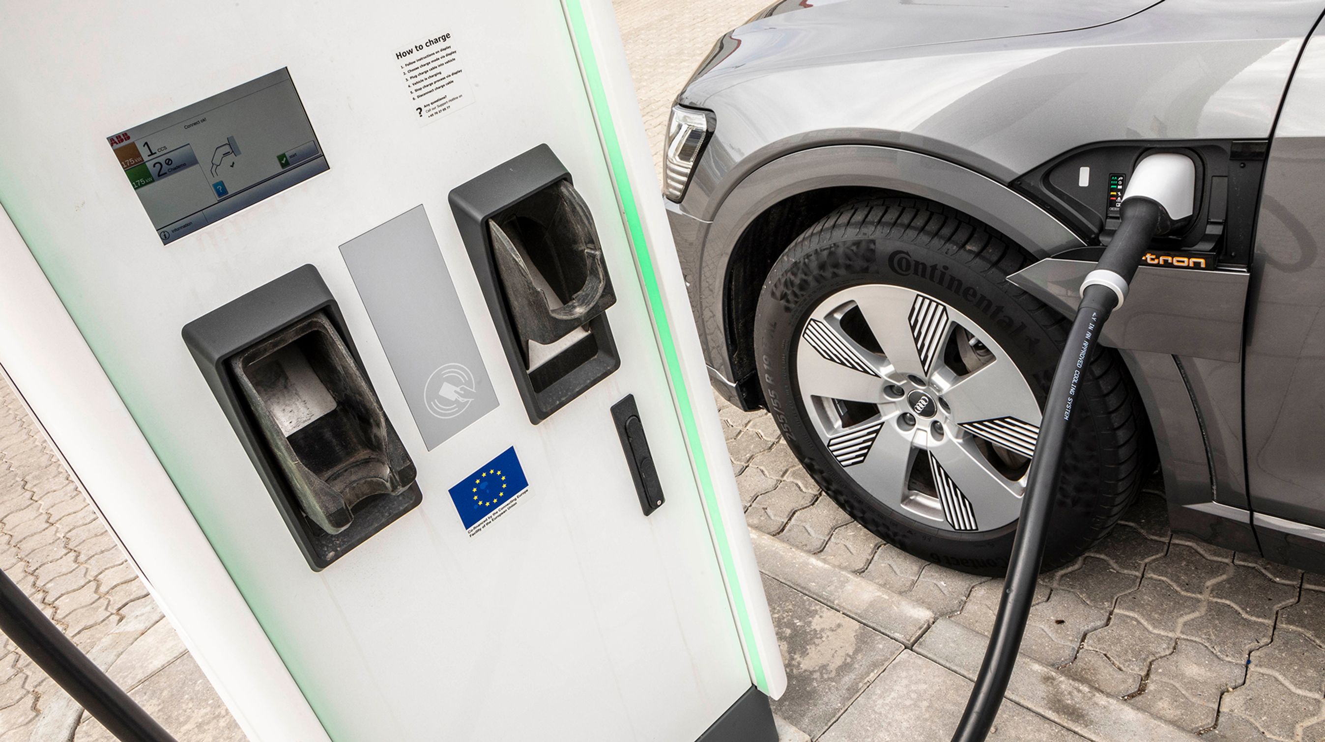 Clever og E.ON er i gang med at udbrede 175 kW-hurtigladere herhjemme (billedet), og Ionity har ladere med op til 350 kW. Audi e-tron kan lades med op til 150 kW.