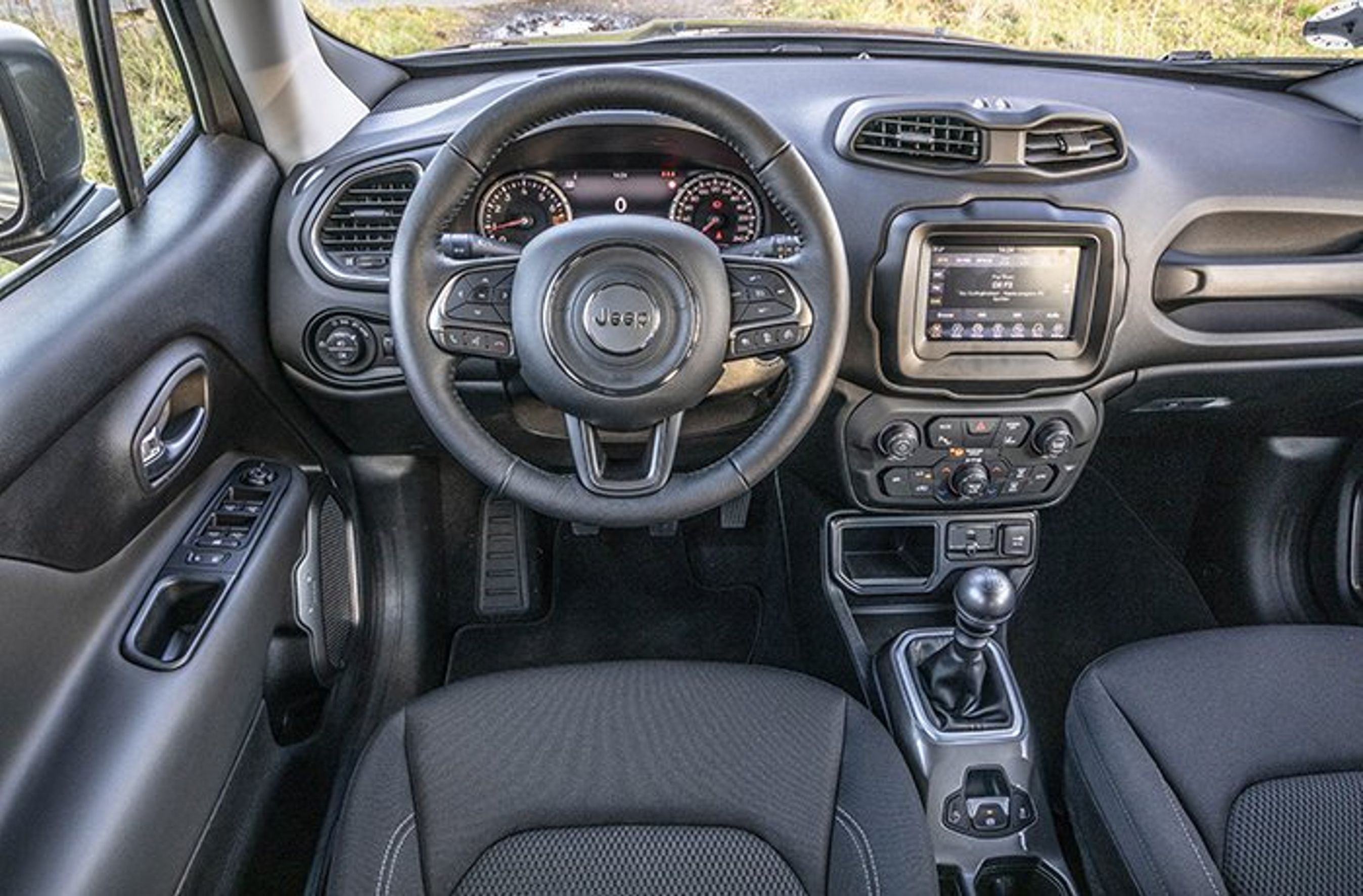 Jeep Renegade har fået skærm i kabinen