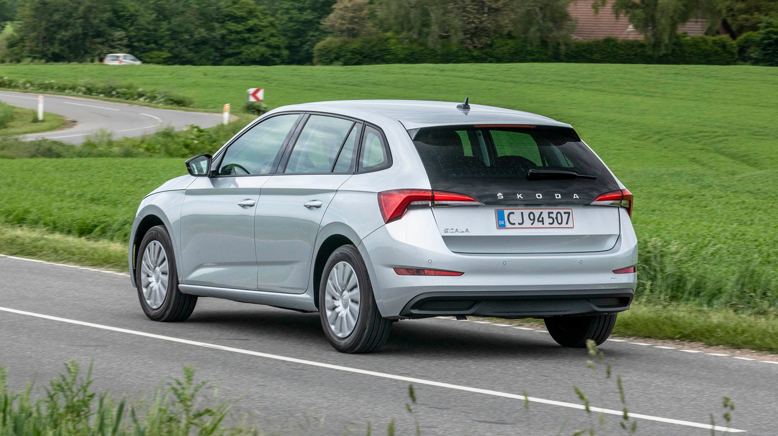 Skoda Scala er en helt ny bilmodel i det, vi kalder Golf-klassen. Den er en mellemting mellem en stationcar og en hatchback og byder på fremragende plads ved bagsædet.