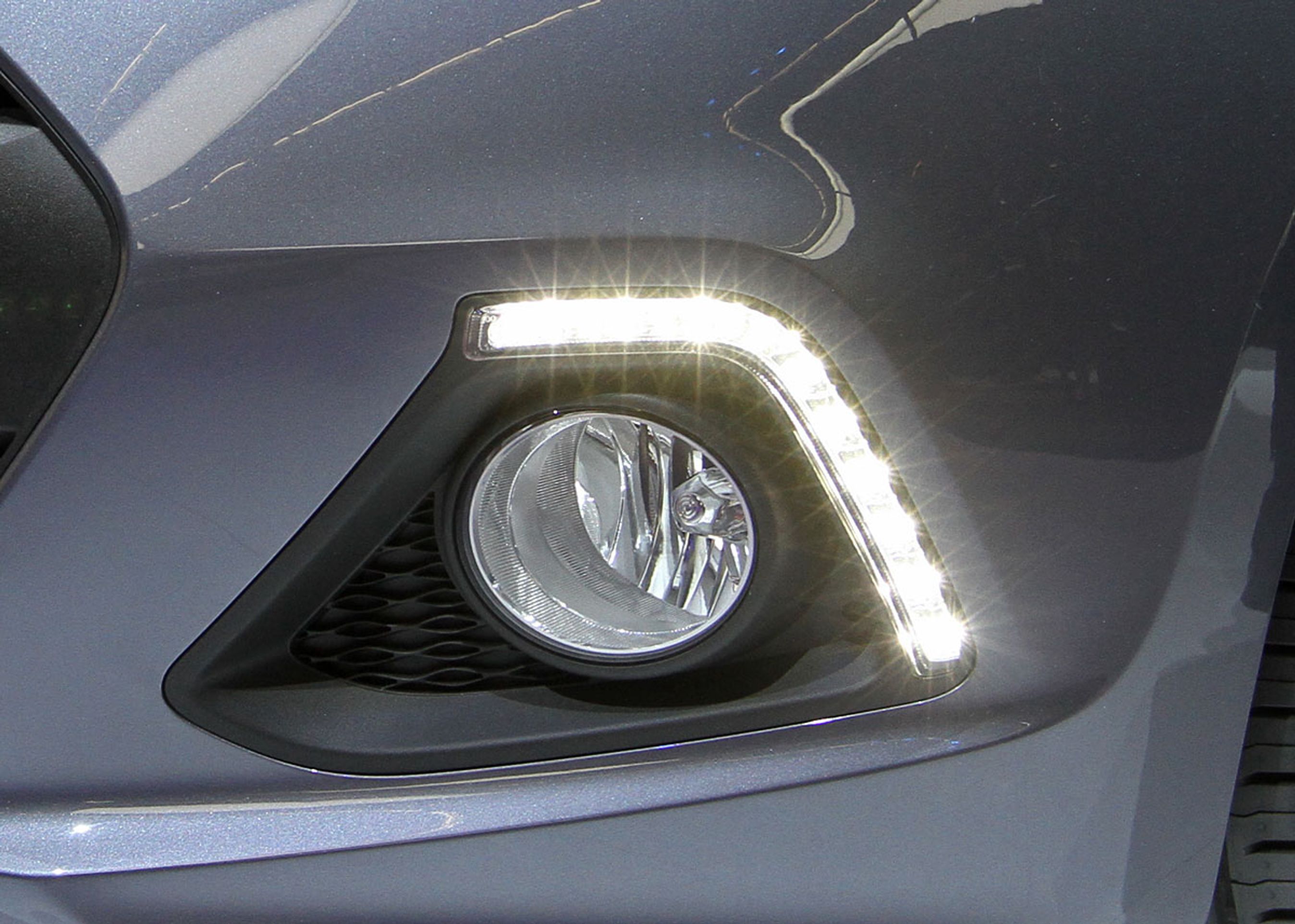 LED-kørelys hører sig til på nye modeller. Sådan ser det ud på Hyundai i10.