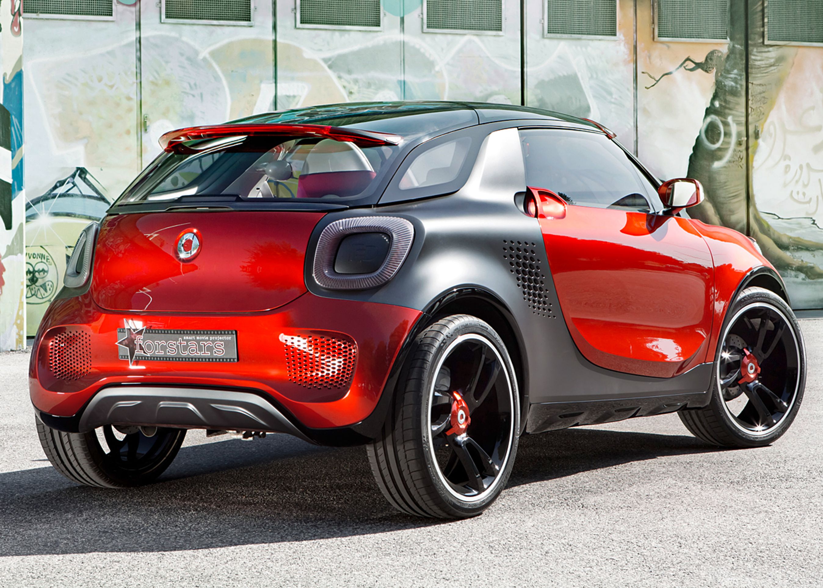 Konceptbilen har udstråling som en SUV. At den næste Smart Forfour kommer i en firehjulstrukket version kan ikkr udelukkes.