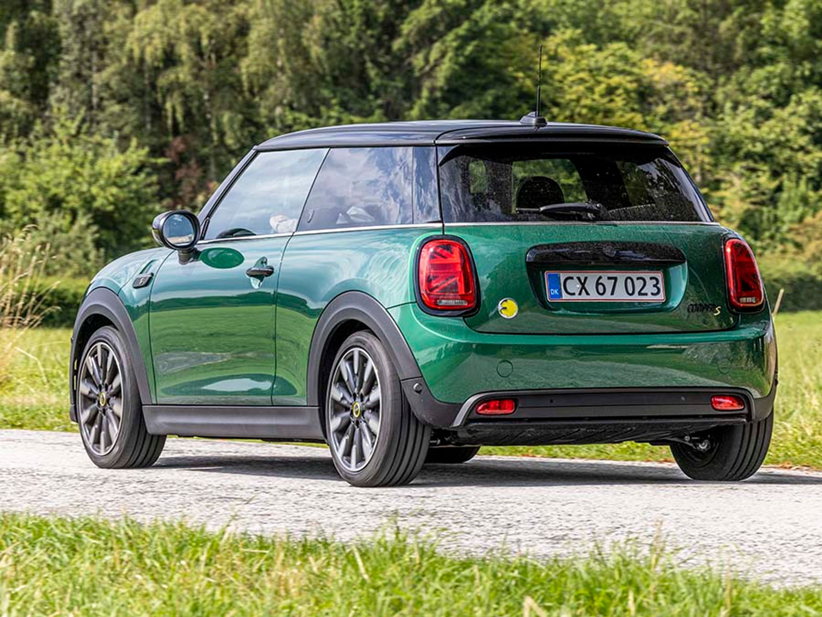 Mini Cooper SE set bagfra