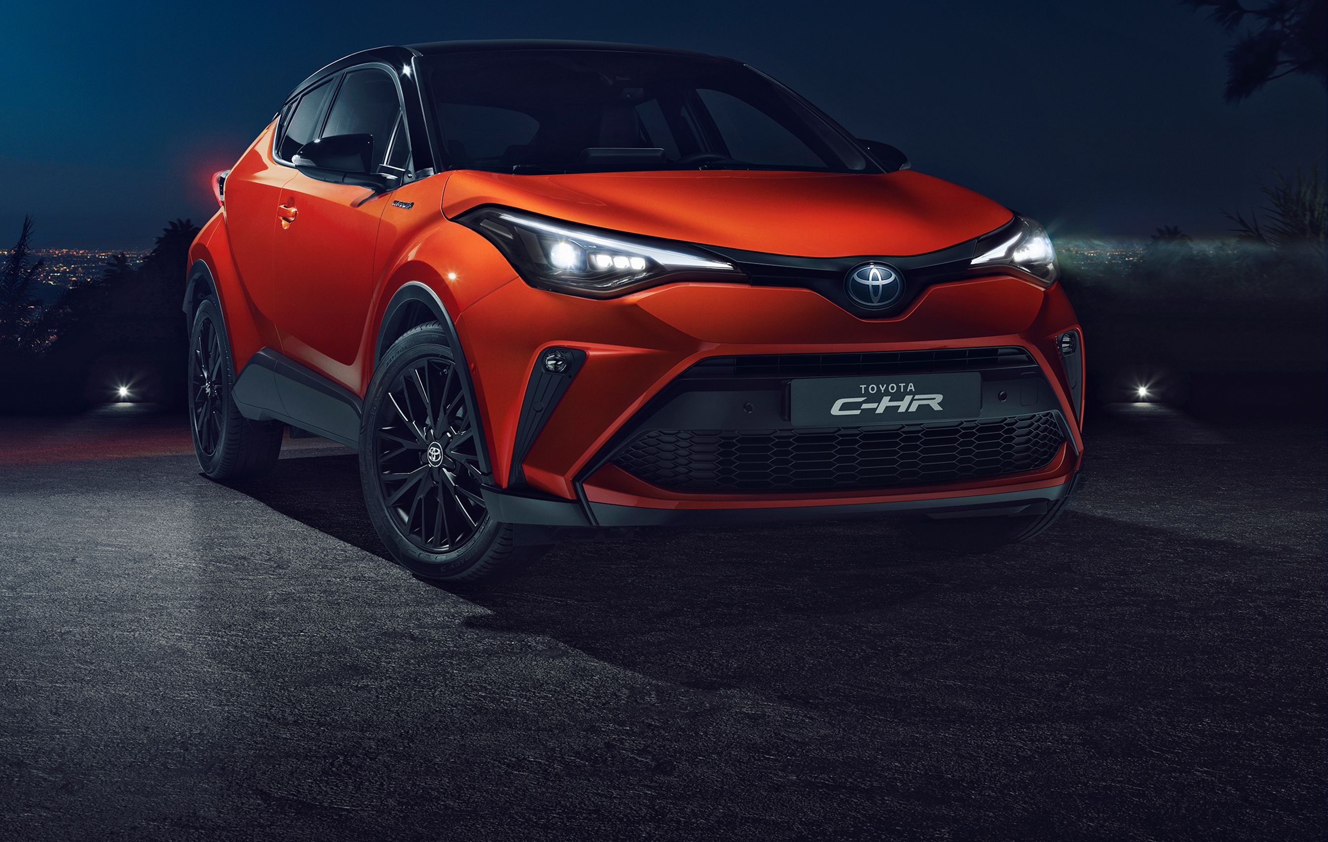 Toyota C-HR får nye lygter i 2020-udgaven.