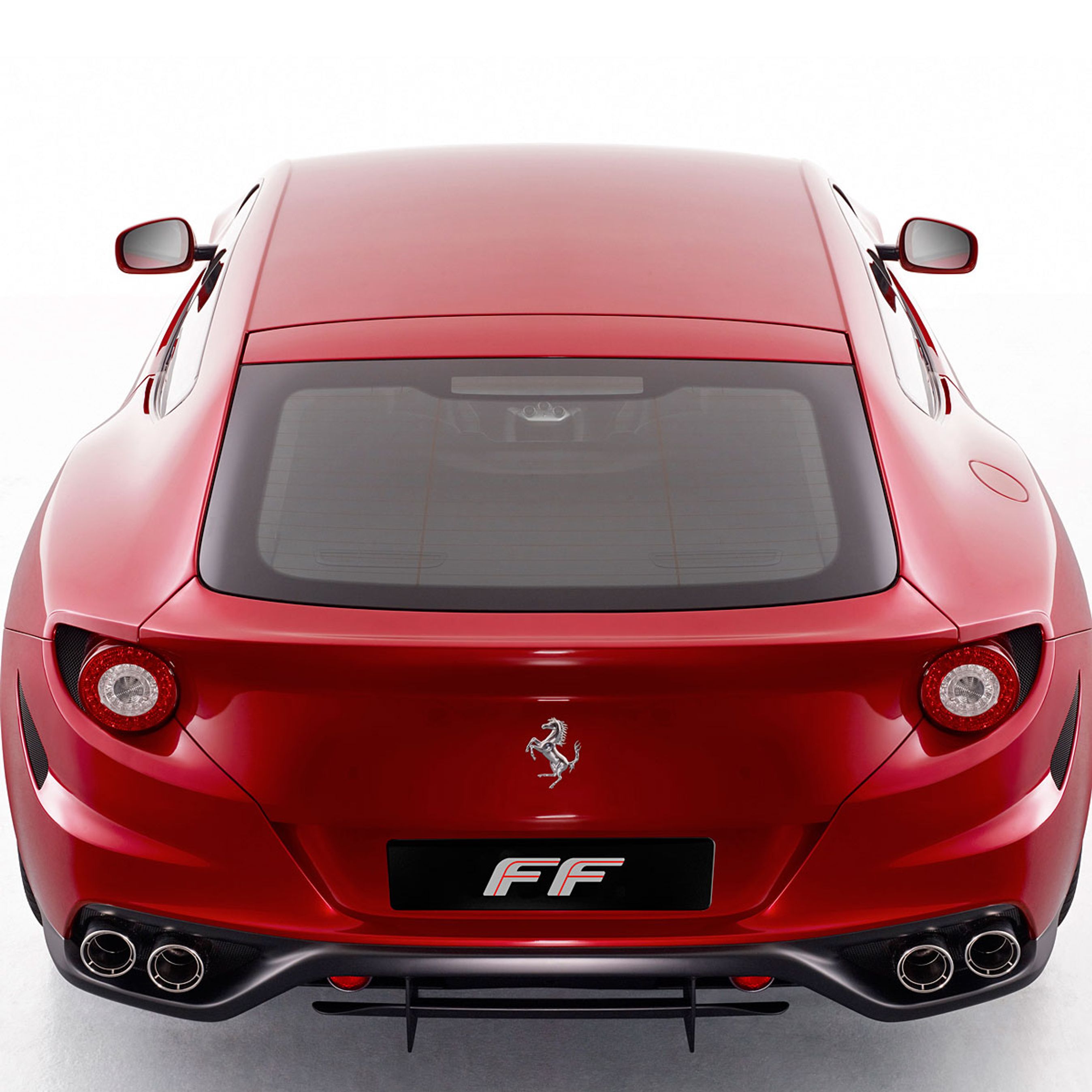 FF-modellen er nærmest en "shooting brake" med sit tredørs karrosseri og lange taglinje.