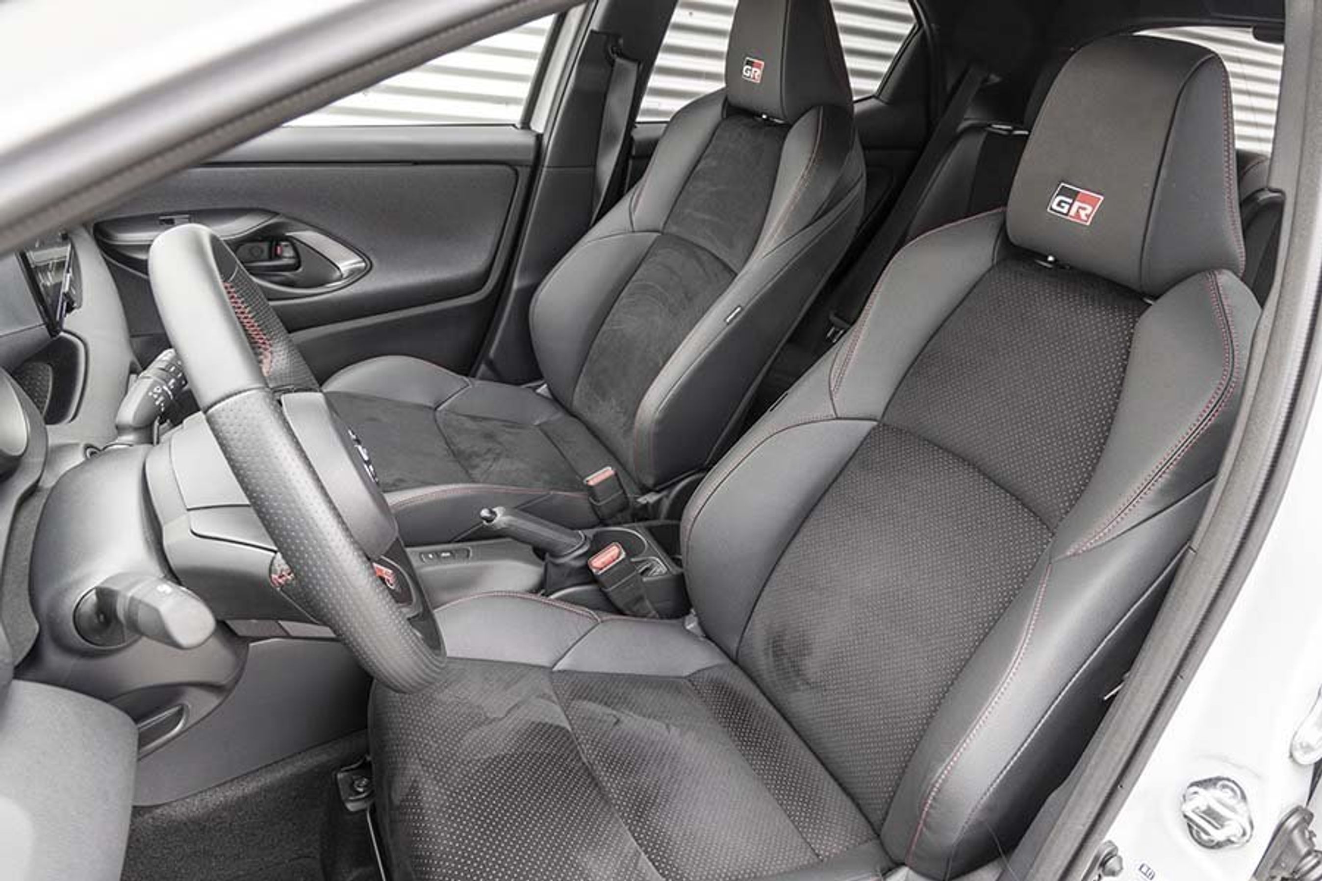 Toyota Yaris GR Sport sæder