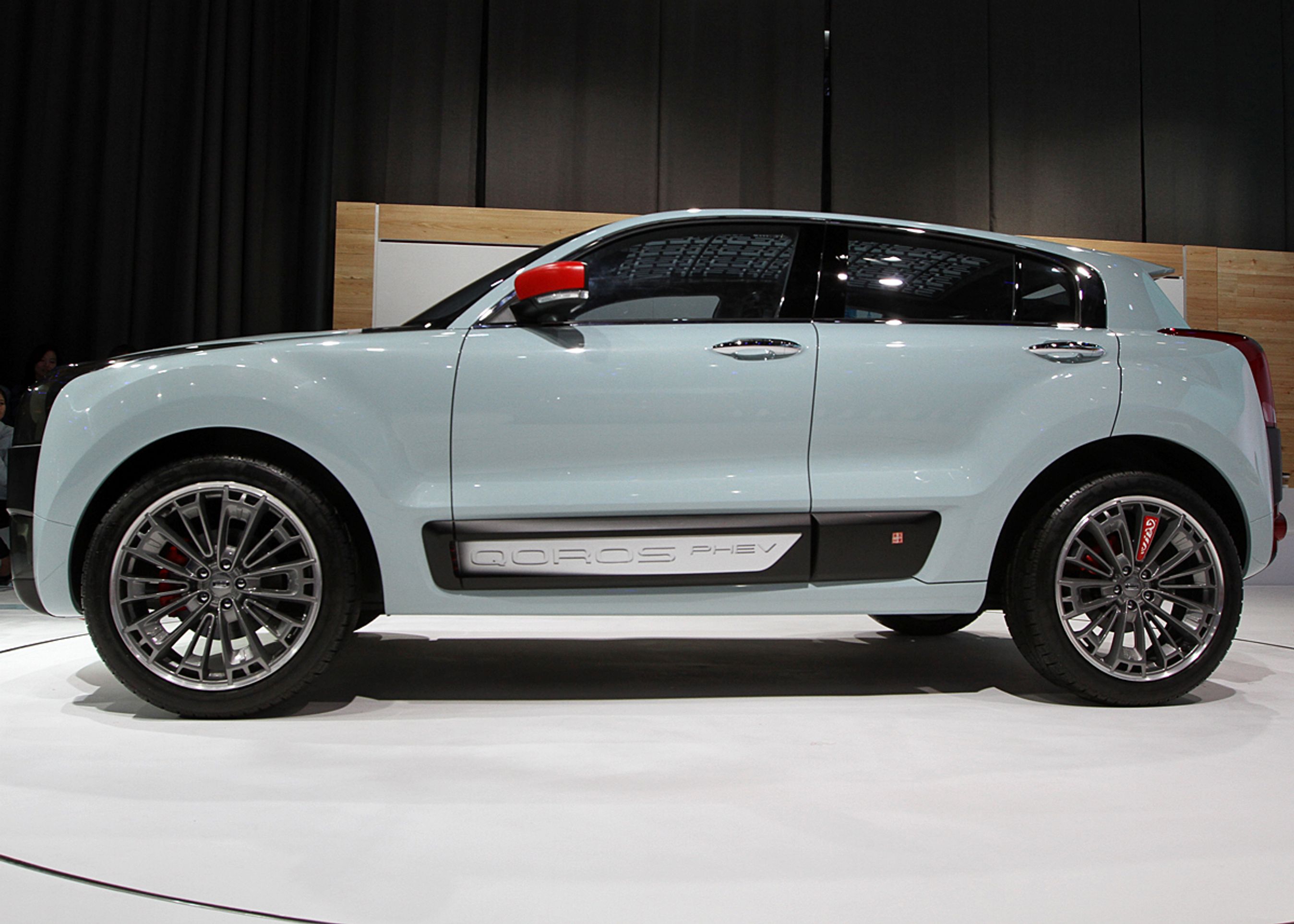 Qoros 2 SUV er et koncept, så det er nemt for mærket at sige, at bilen er en opladningshybrid. Mærkets er dog langt fremme med almindelig hybridteknik og eldrift af bagakslen.