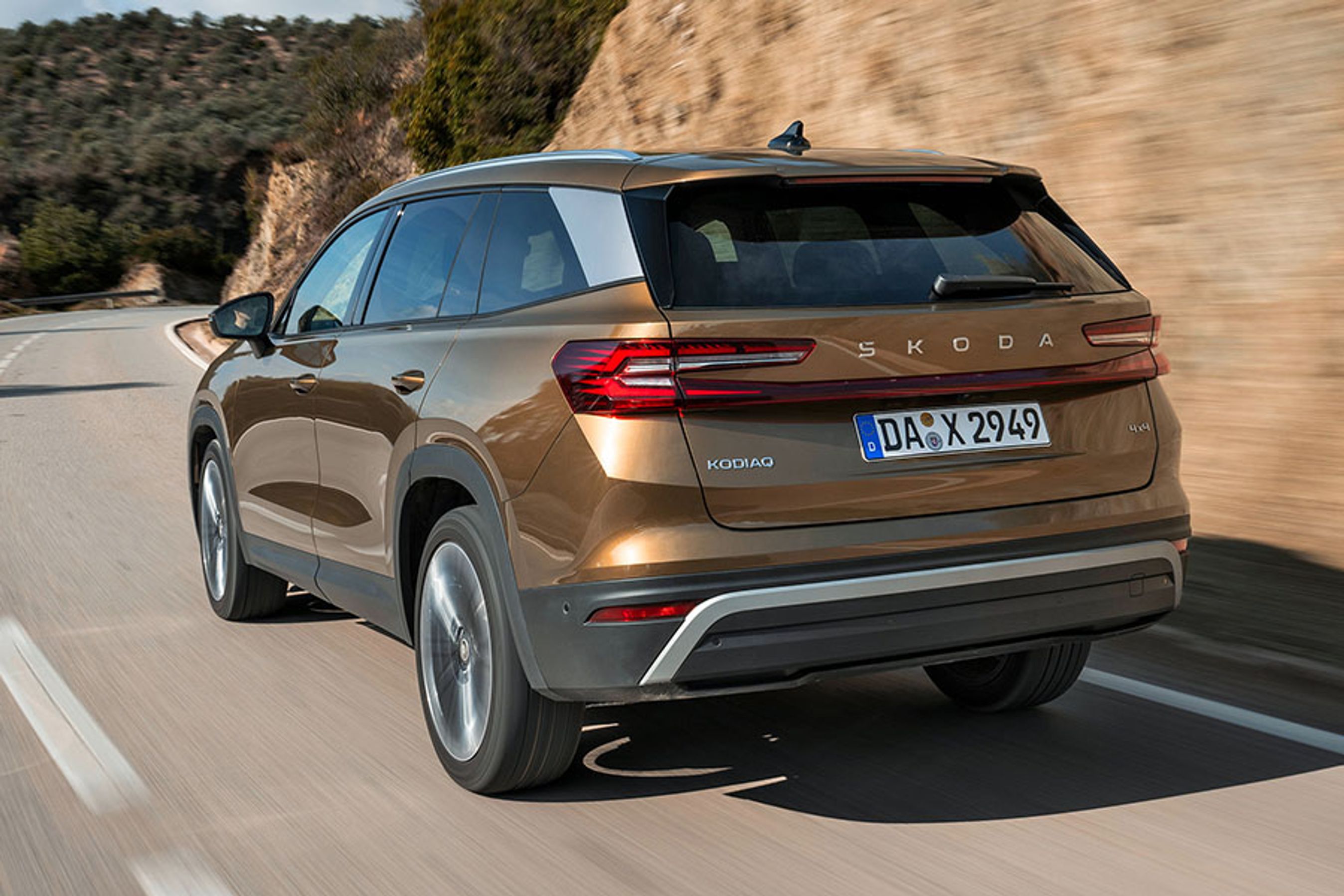 Kodiaq er en ret stor SUV og kommer i udgaver med benzin- og dieselmotorer foruden en plugin-hybrid, som bliver billigste udgave i Danmark.