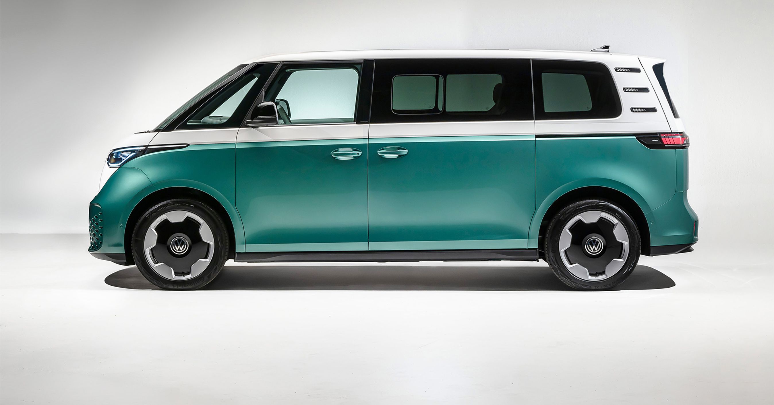 Den lange VW ID.Buzz i profil.