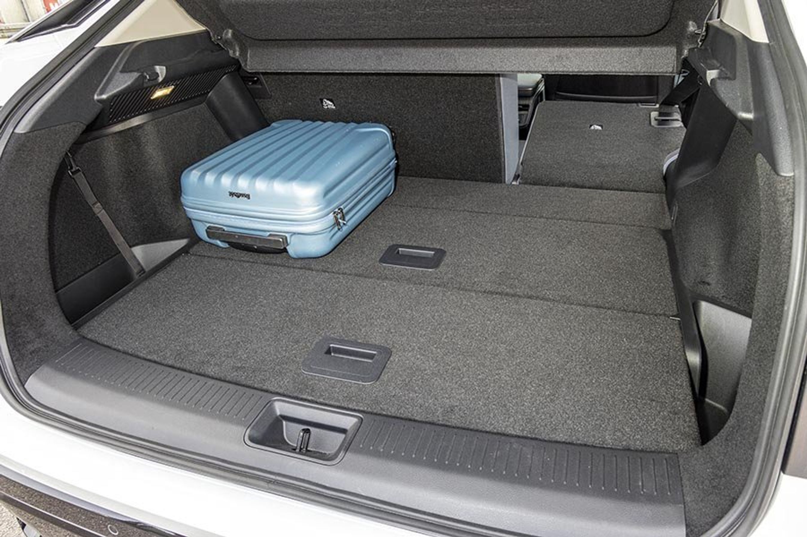 Bagagerummet rummer 468 liter og virker både stort og regulært i formen.