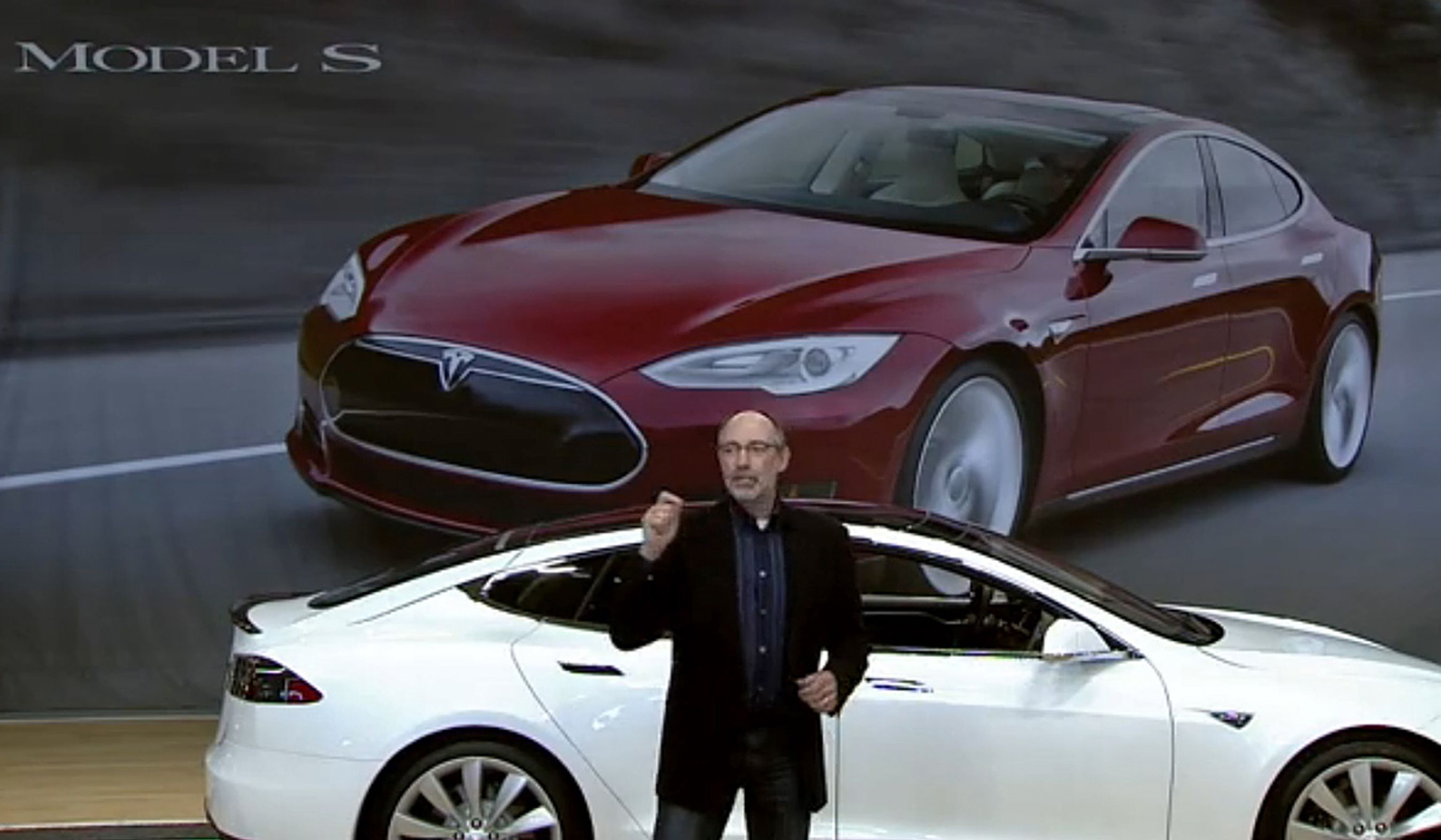 Tesla-chef Elon Musk markerer, at en milepæl er noget: De første Model S leveres til kunder 22. juni.