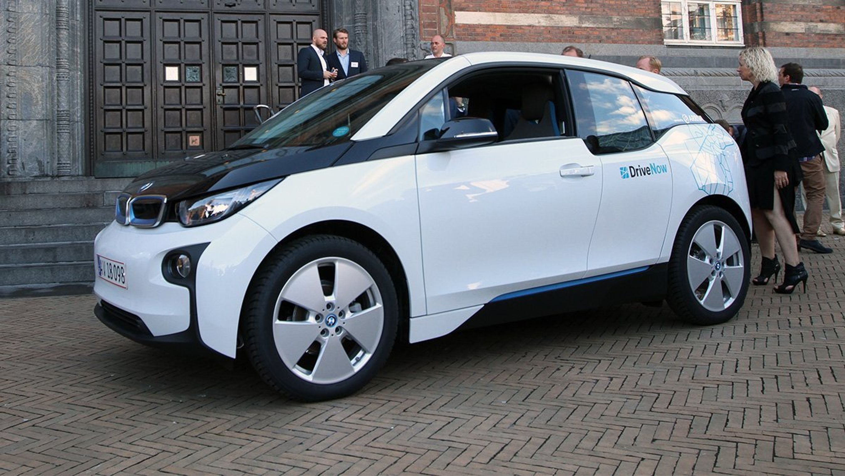 BMW i3 fra siden.