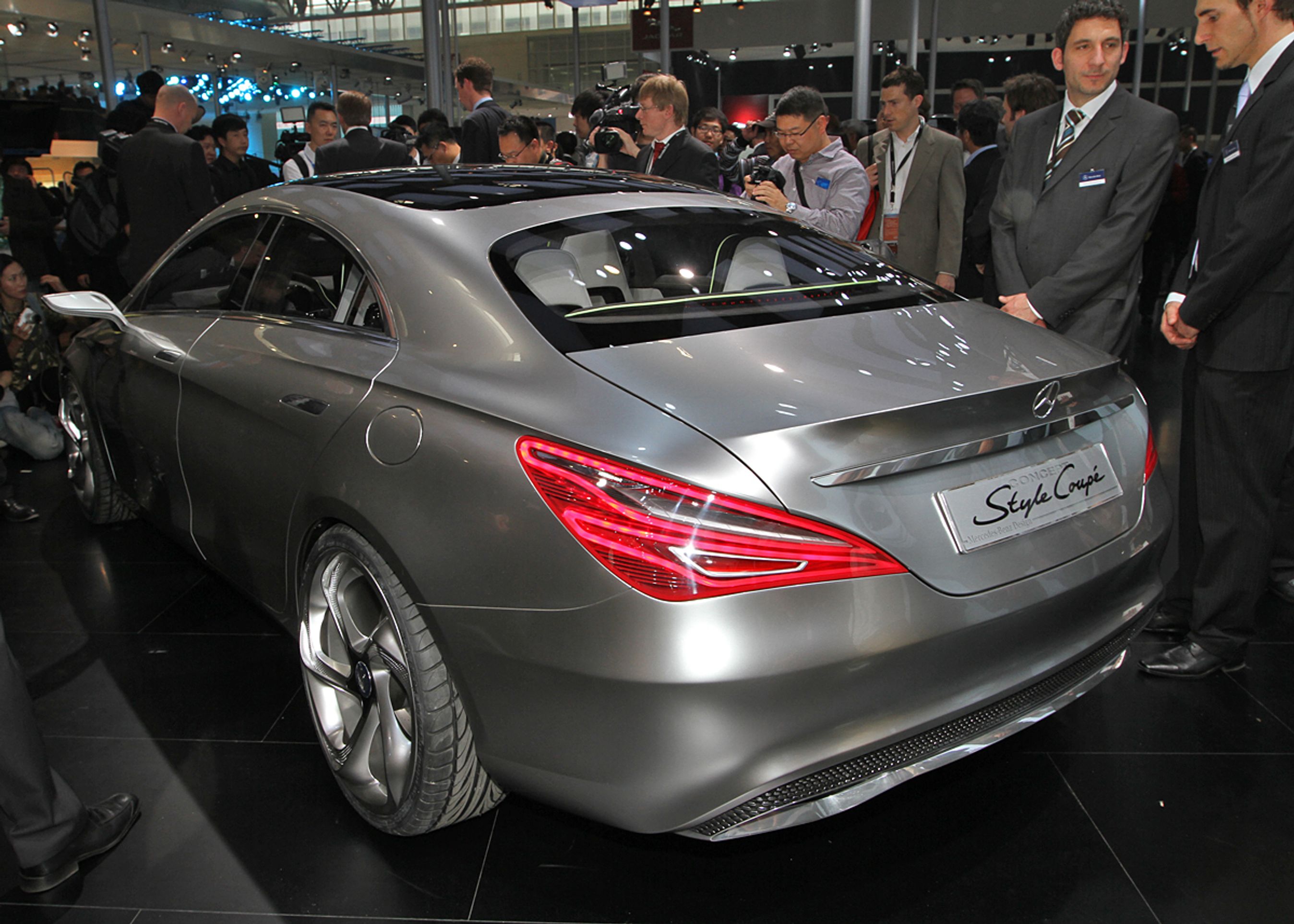 Den elegante konceptbil var et tilløbsstykke ved den officielle verdenspremiere på Auto China 2012 i Beijing.