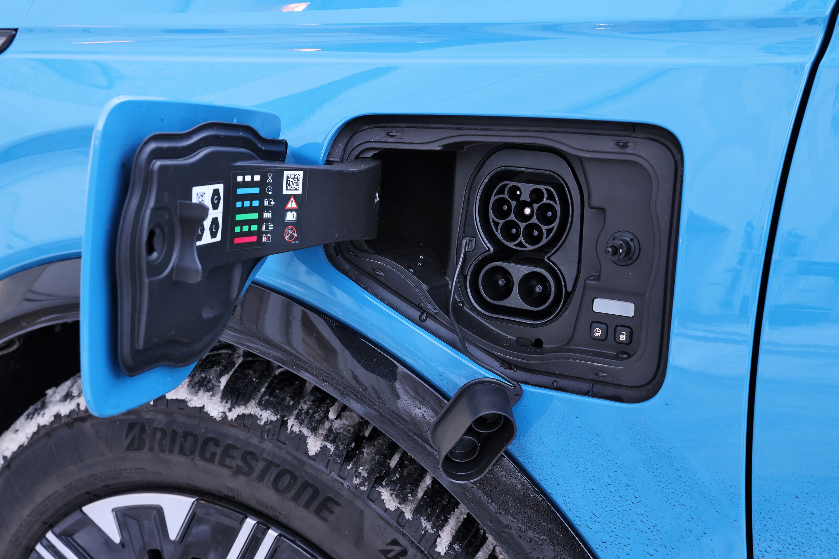 Ladeluge på en Nissan Micra