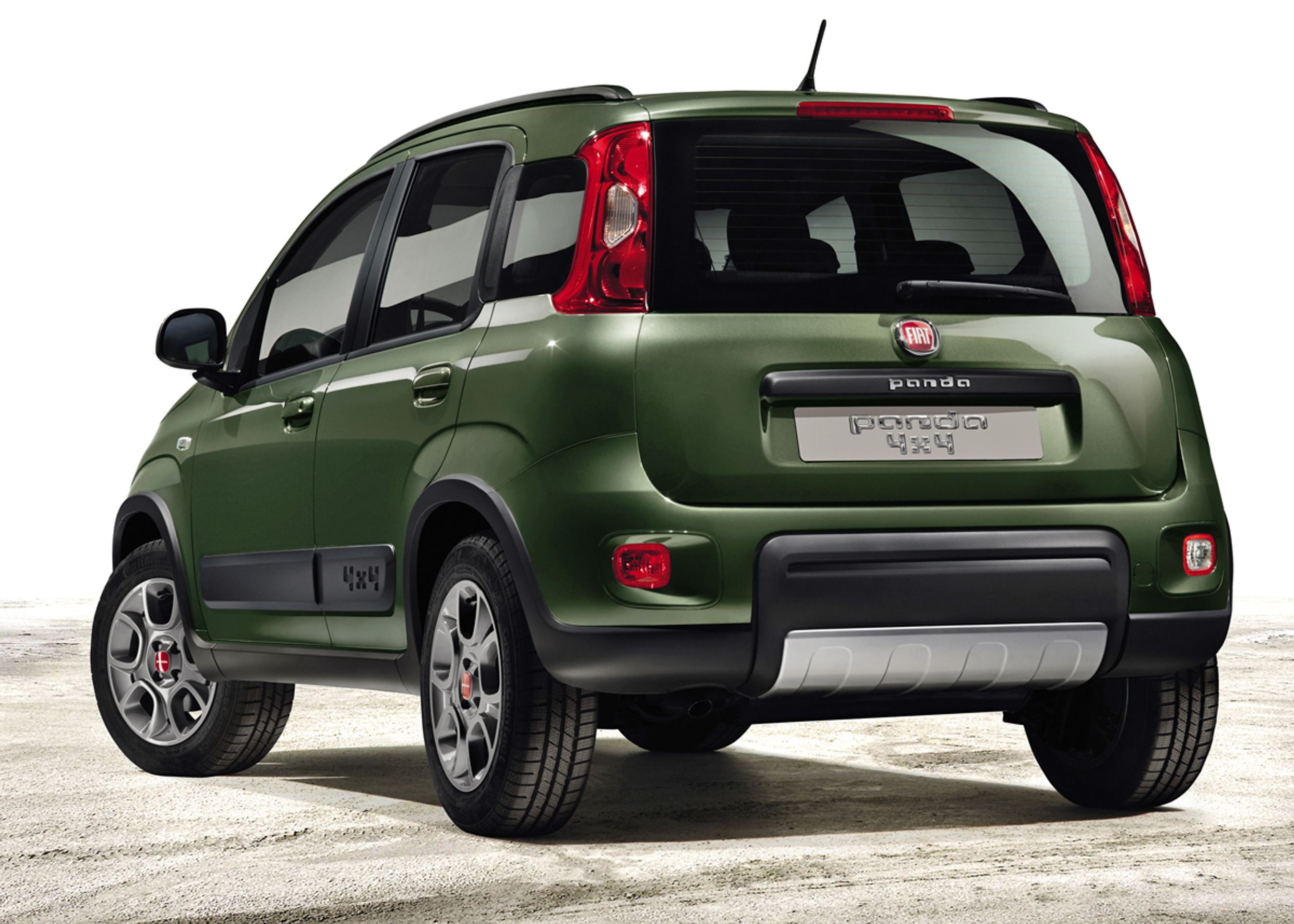 Fiat Panda 4x4 har fået tilført de obligatoriske SUV-designelementer. 4x4-versionen fås i to selvstændige farver, Sicilien-orange og denne Toscana-grøn.