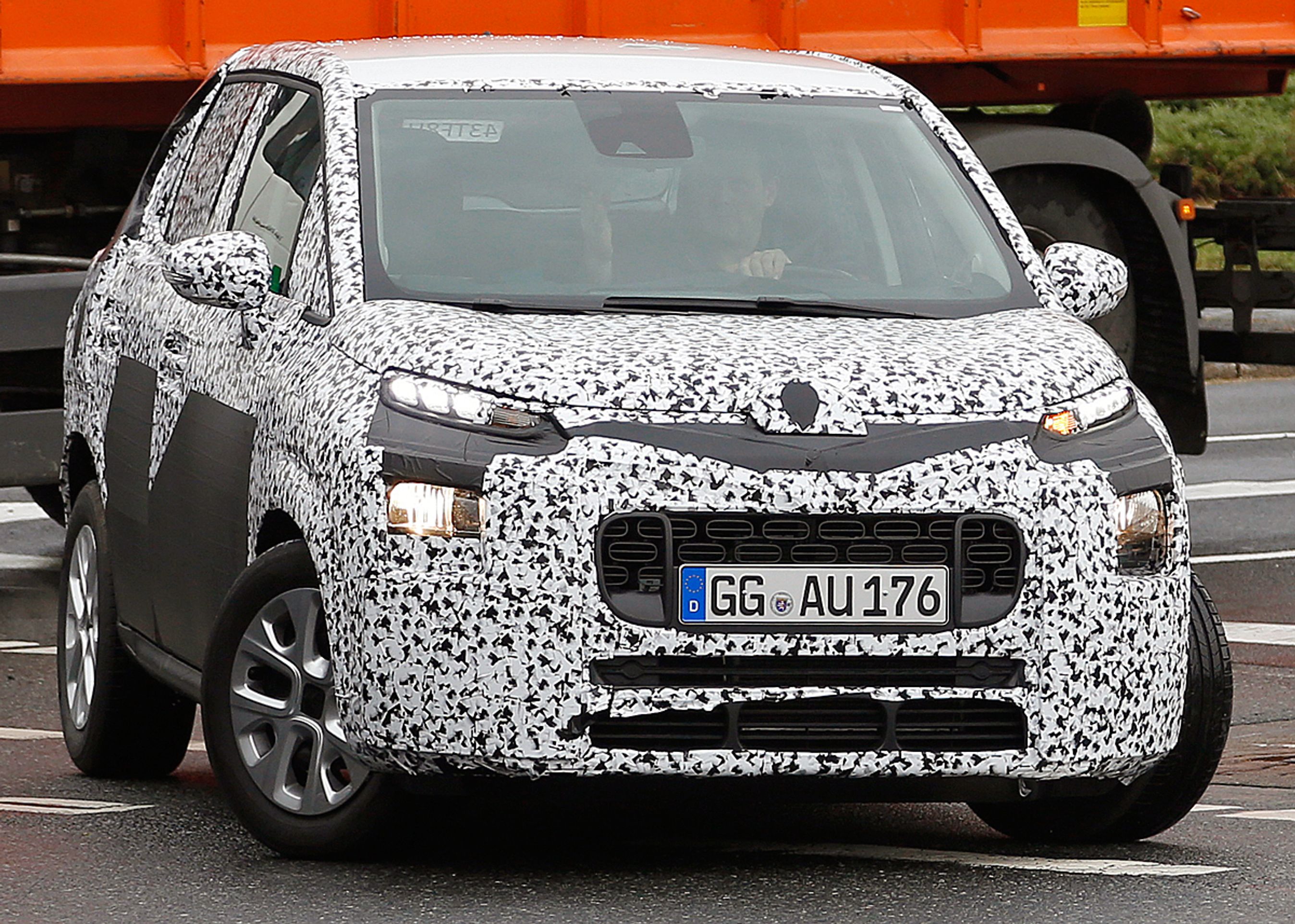 Forlygterne er i stil med dem på den almindelige C3 og C4 Cactus. Fotos: Lehmann