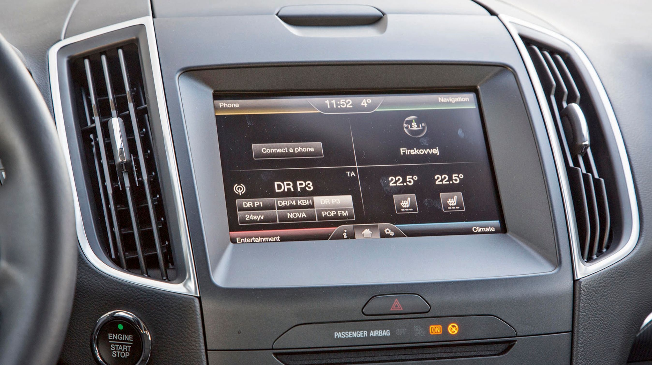 Trykskærmen, som er en del af Sync-systemet, ser fin ud, men er kringlet at betjene under kørslen.