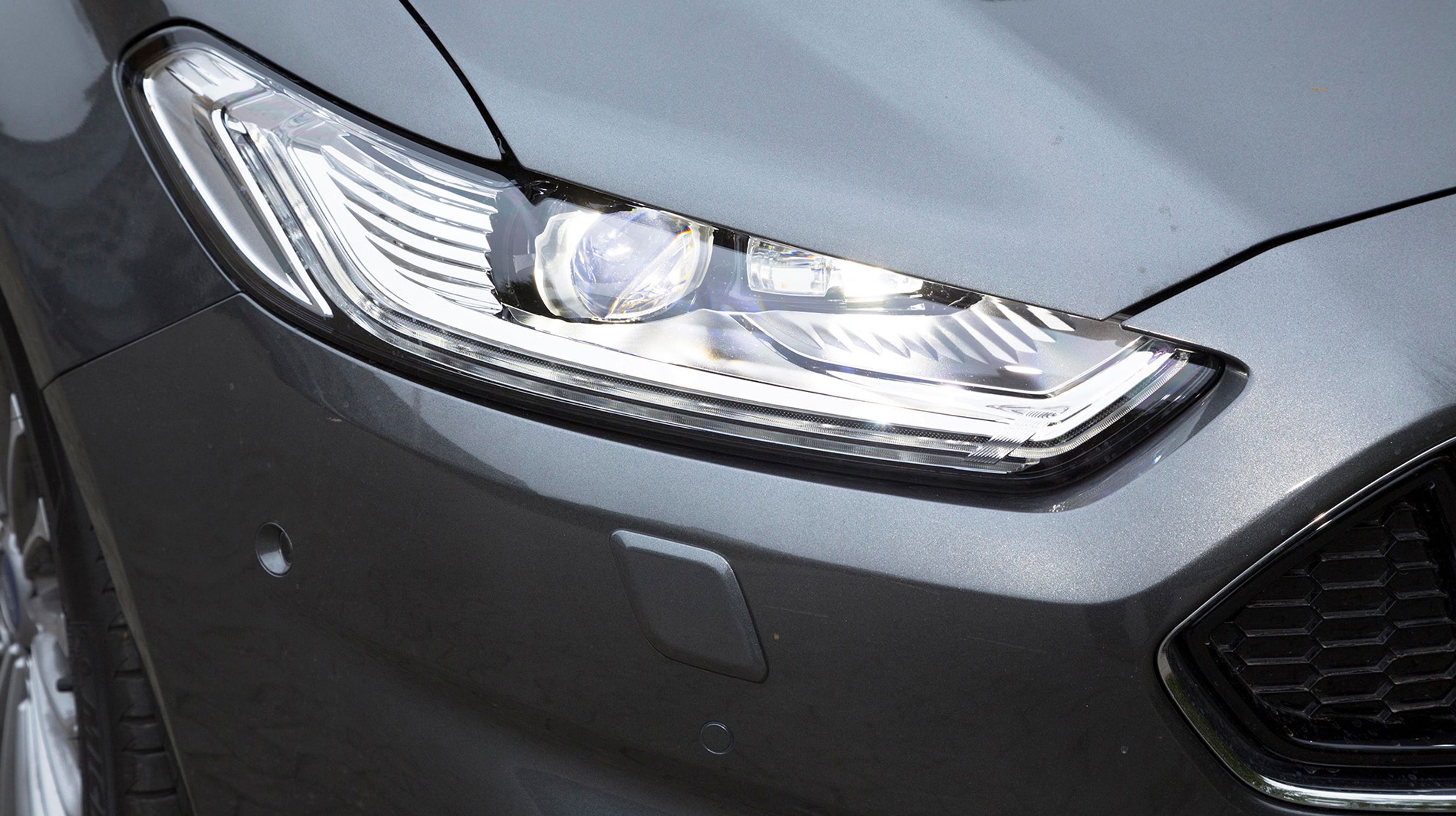 LED-forlygterne er ikke de 24.000 kr. værd, som de koster ekstra. Særligt fjernlyset skuffer.