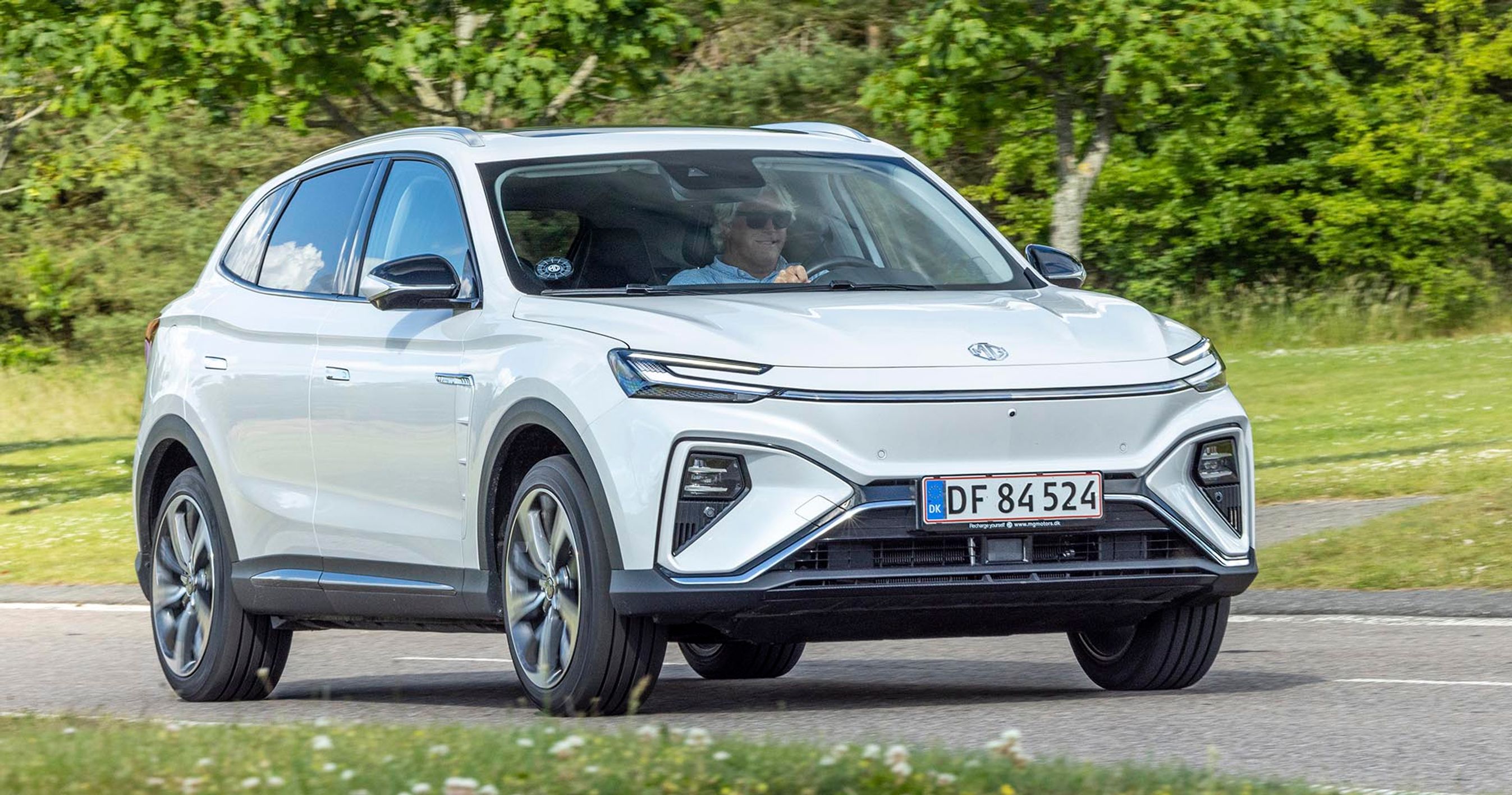 MG Marvel R set forfra