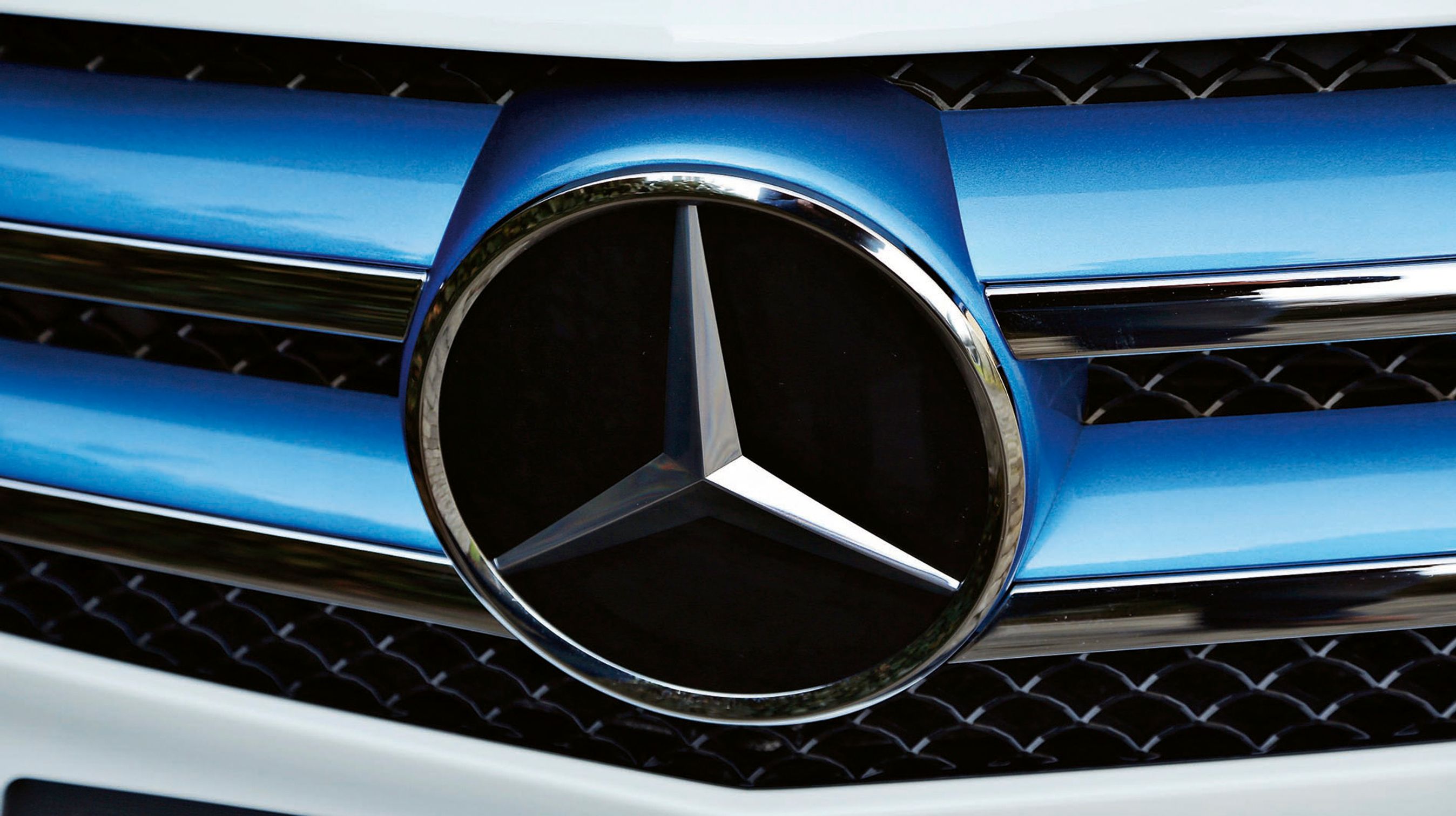 Kun det blå på kølergrill og sidespejle afslører, at dette er en el-B-klasse. De er dog en del af en udstyrspakke.