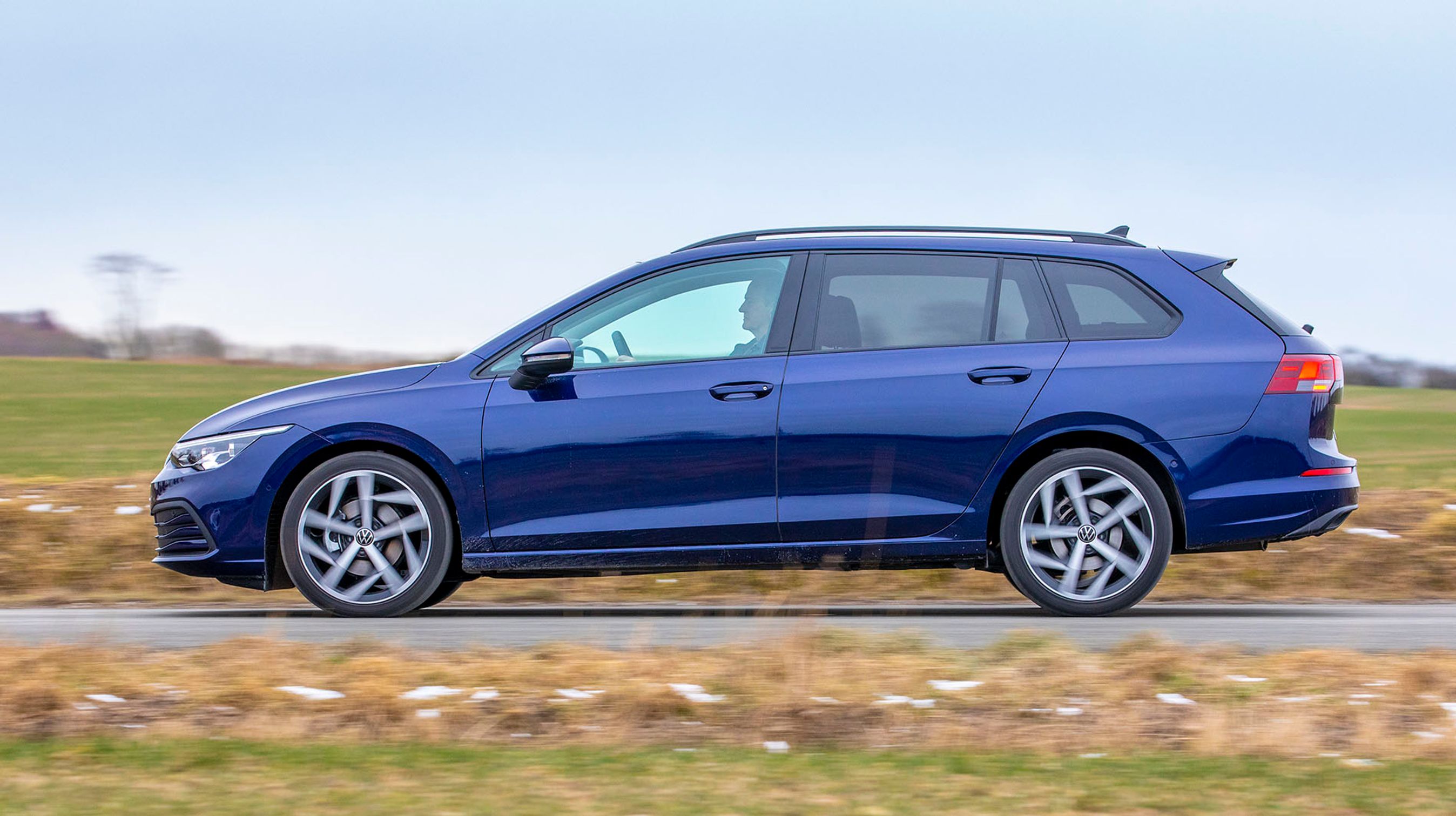 VW Golf Variant fra siden