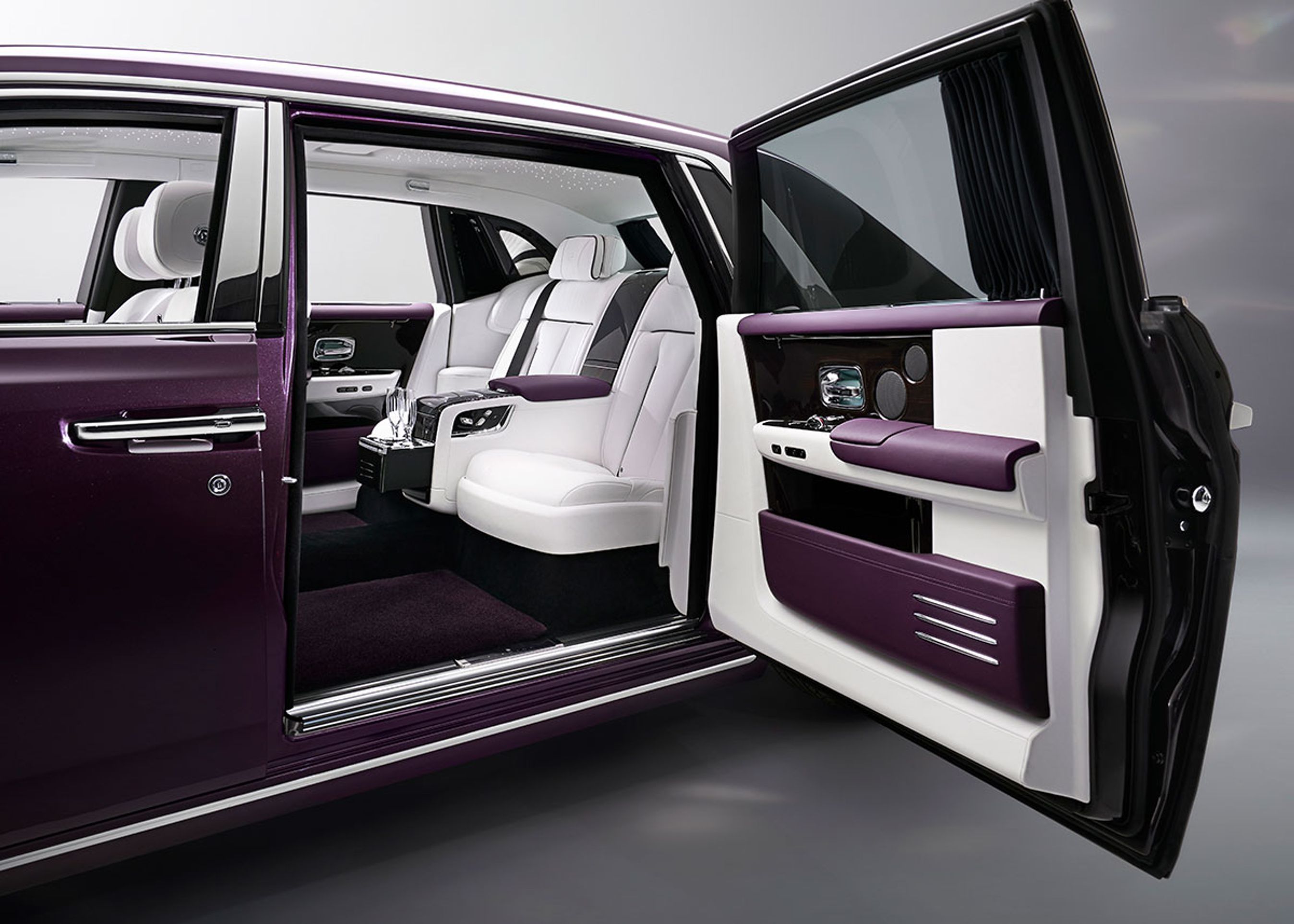 Phantom har beholdt de baghængslede bagdøre. De sikrer nem og elegant ind- og udstigning.