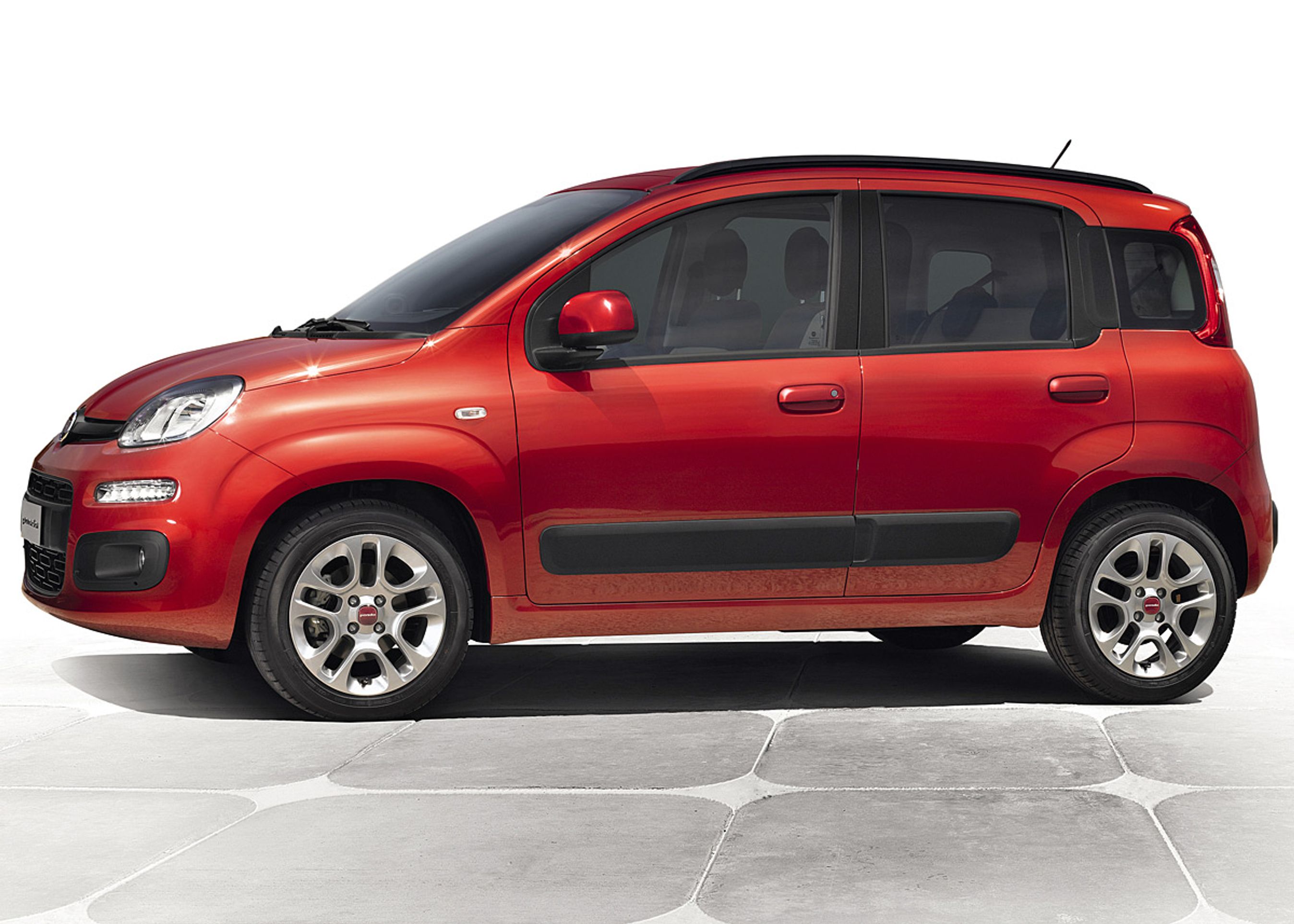 Panda kommer kun i en karrosserivariant med fem døre. En en særlig 4x4-version dukker også op.