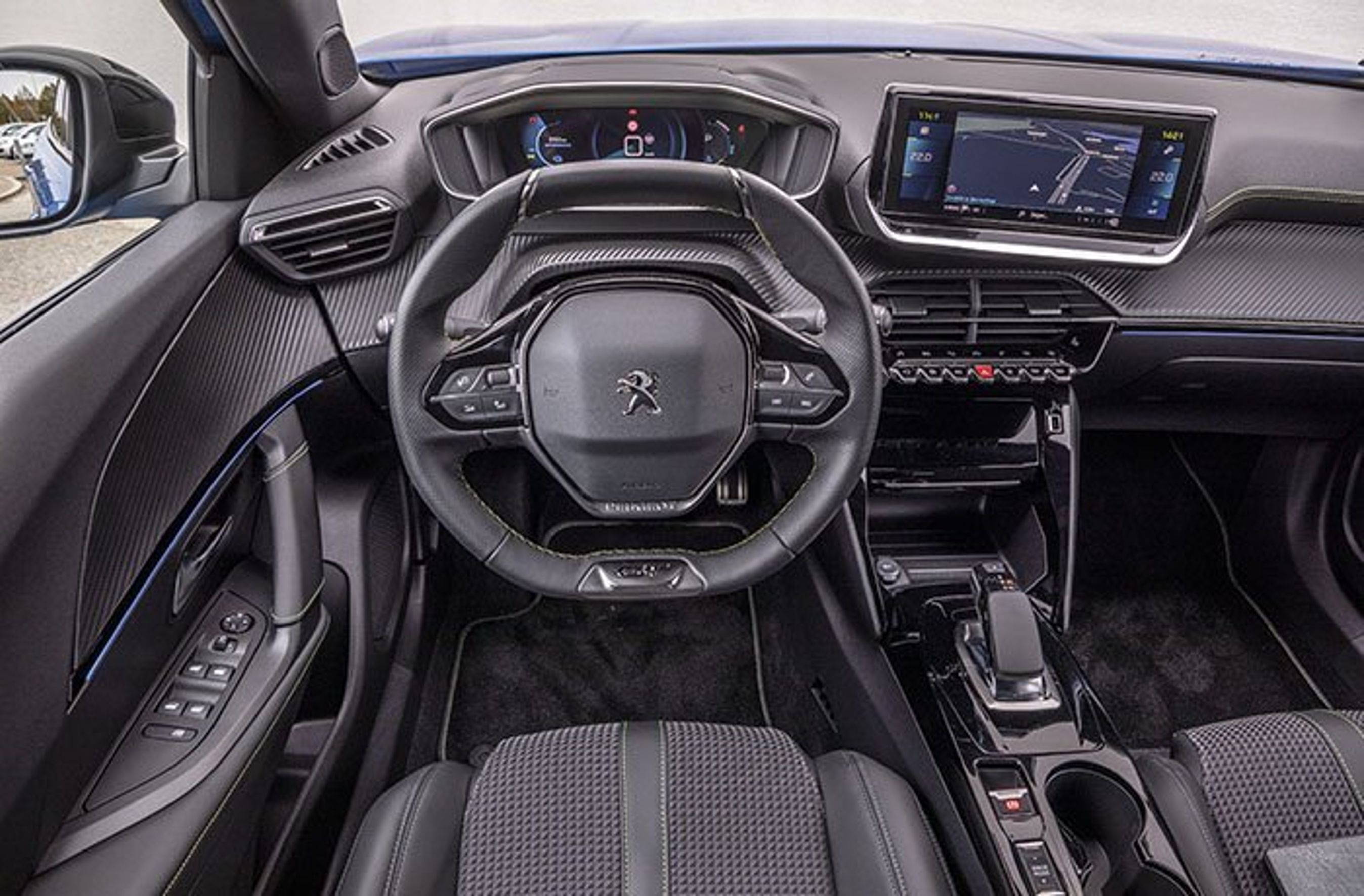 Peugeot e-2008 kabine