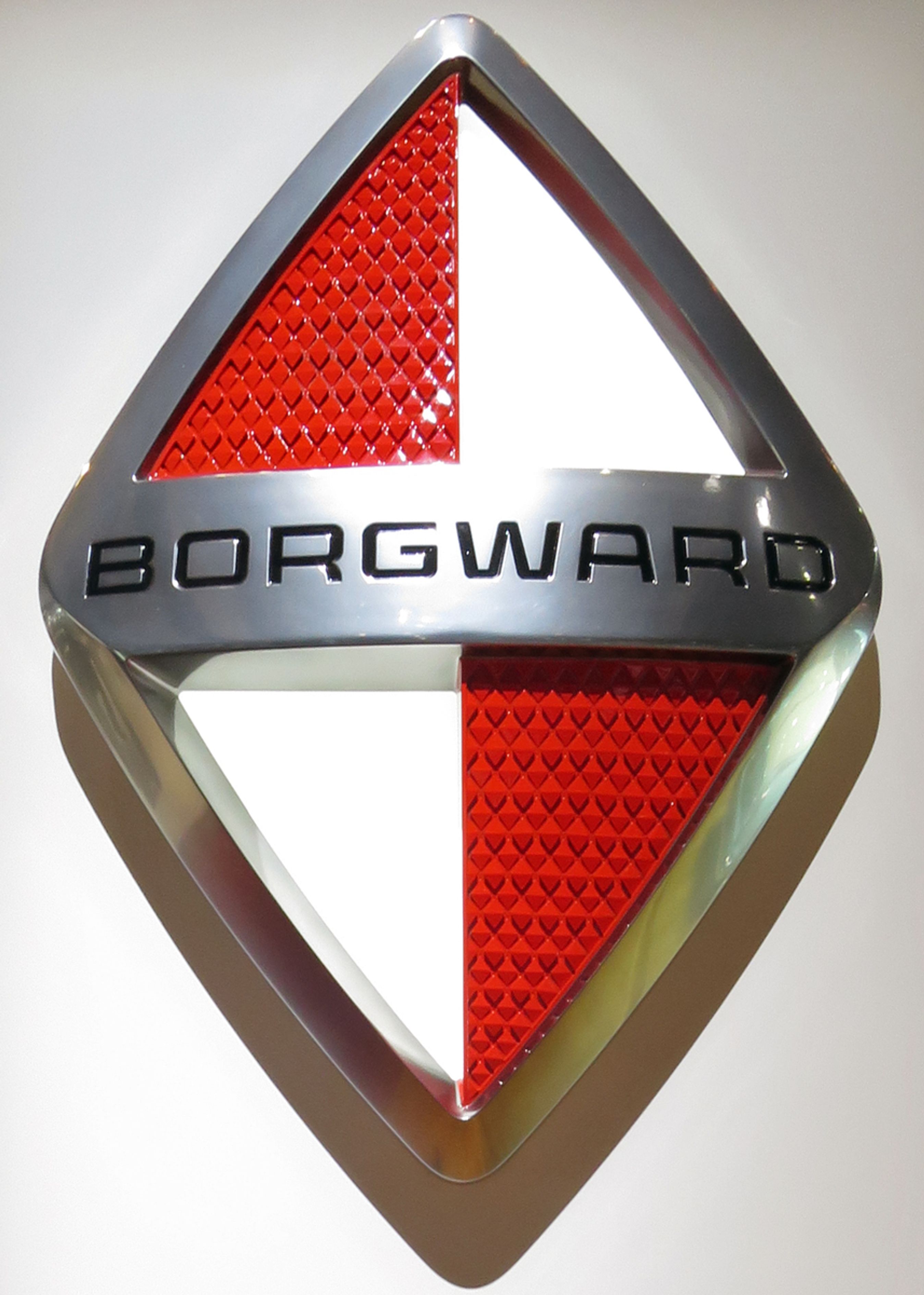 Borgward har som det første lavet et redesignet logo. Foto: Bo Christian Koch