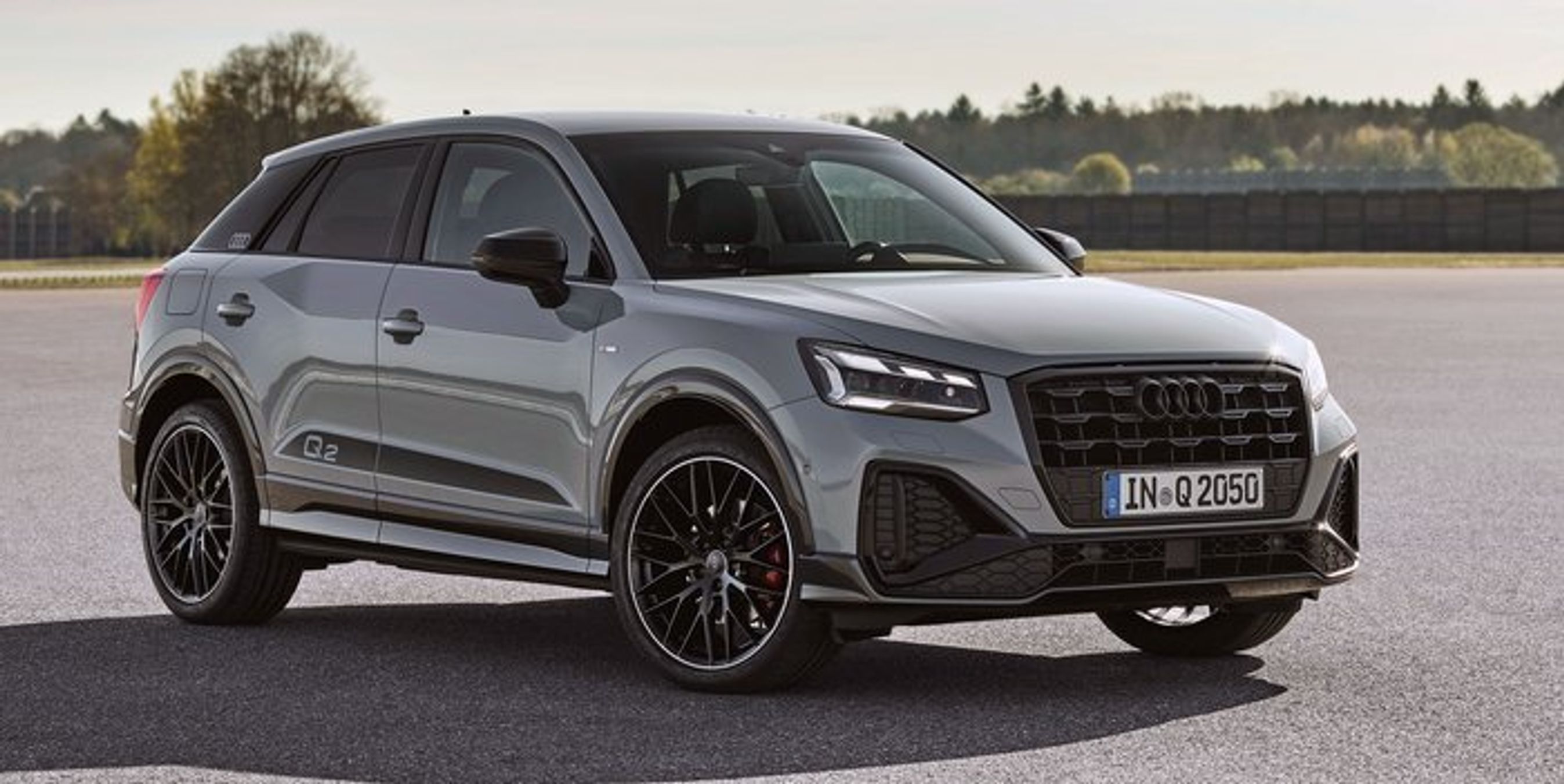 Grill'en er ny på den fornyede Q2. Ti lysdioder genererer skørelyset, mens syv andre LED'-enheder skaber det dynamiske blinklys.