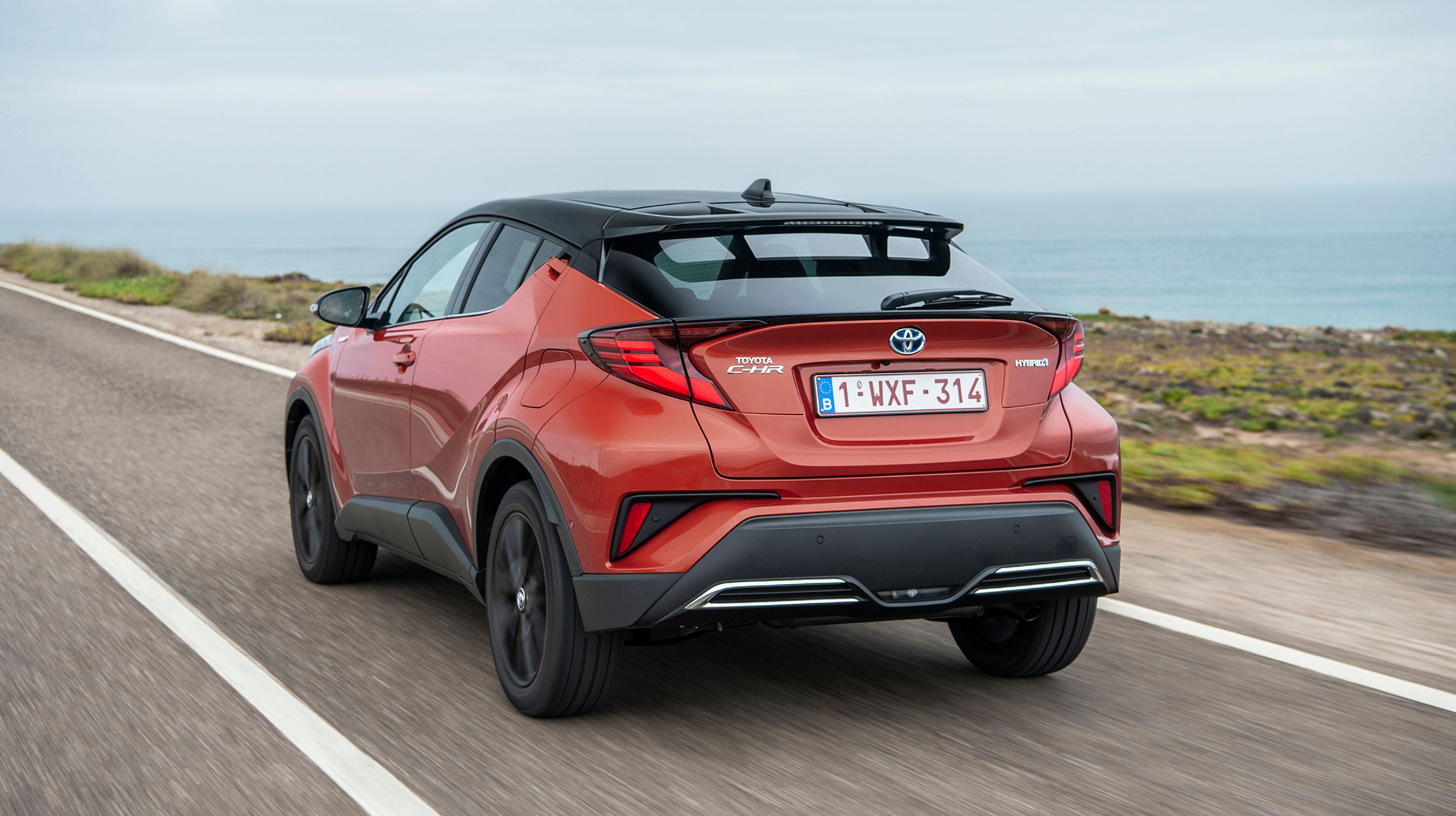 C-HR ser fortsat tememlig anderledes ud set bagfra.