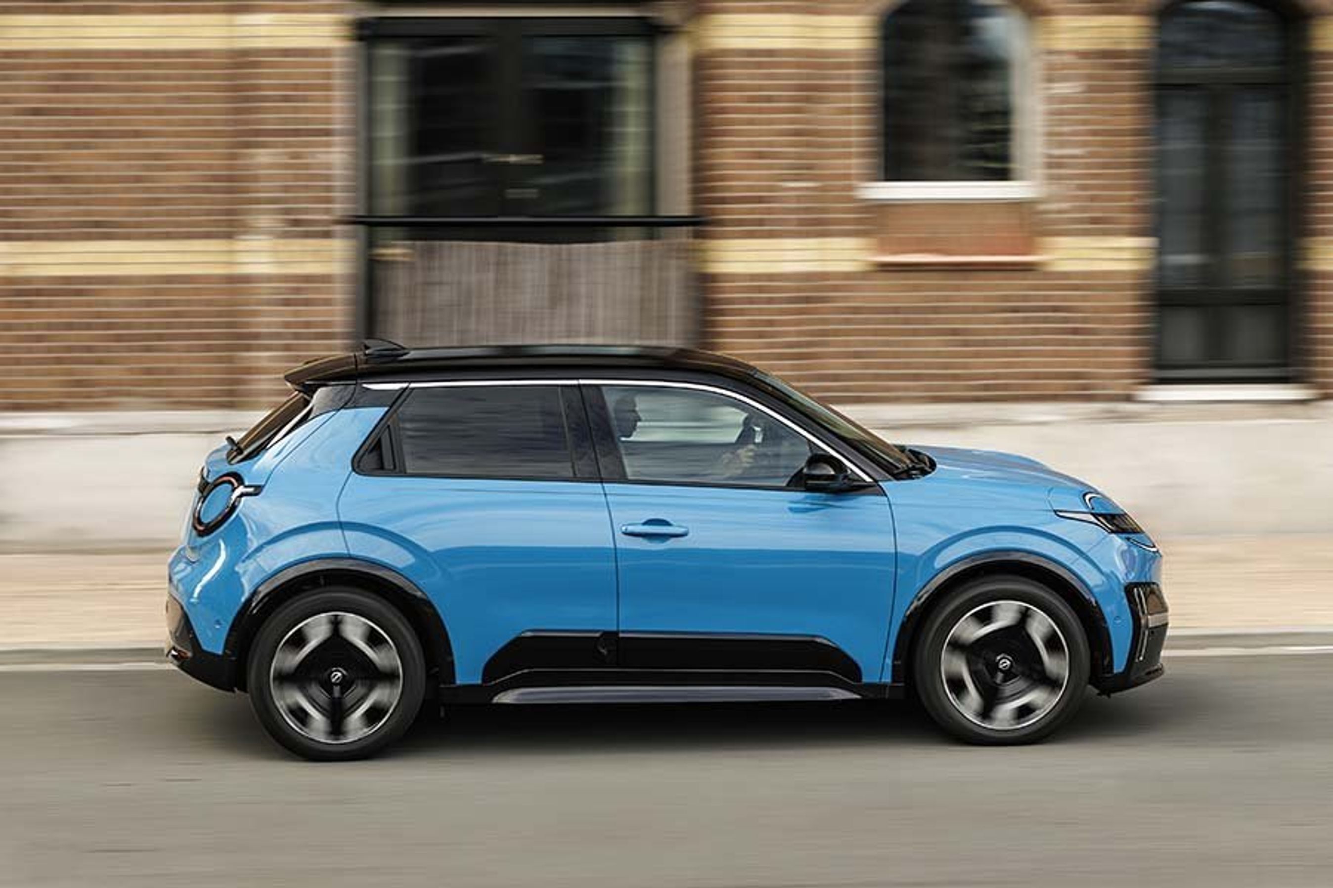 Nissan Micra set fra siden