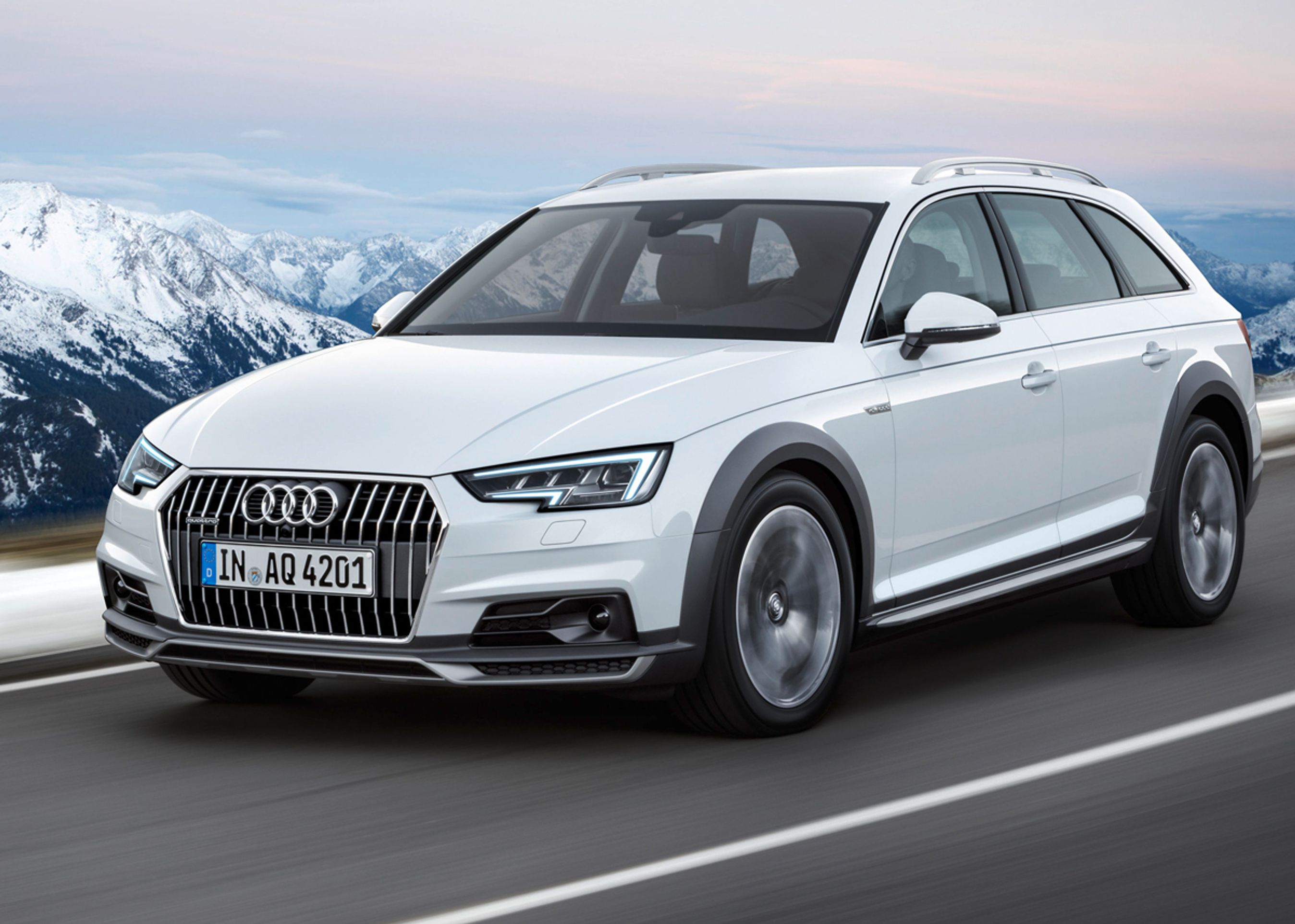 Fronten kendes bl.a. på forlygter med indhak, en anderledes kofanger og ændrede luftindtag.