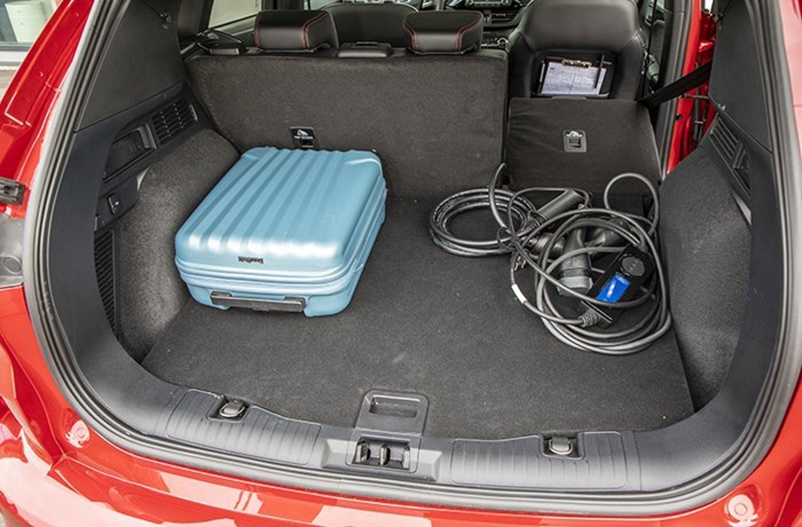 Ford Kuga PHEV bagagerum