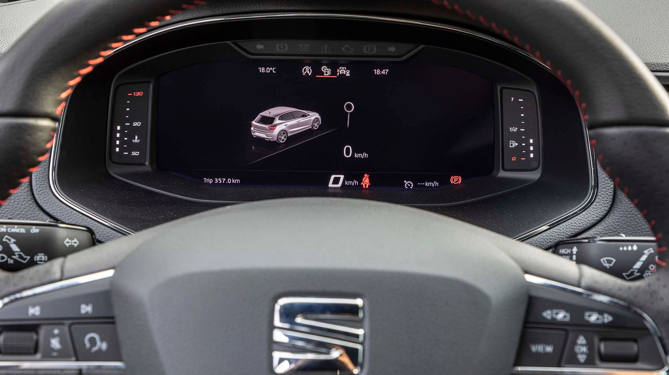 Det digitale cockpit er ekstraudstyr til 5.149 kr. Man kan vælge mellem flere forskellige visninger.